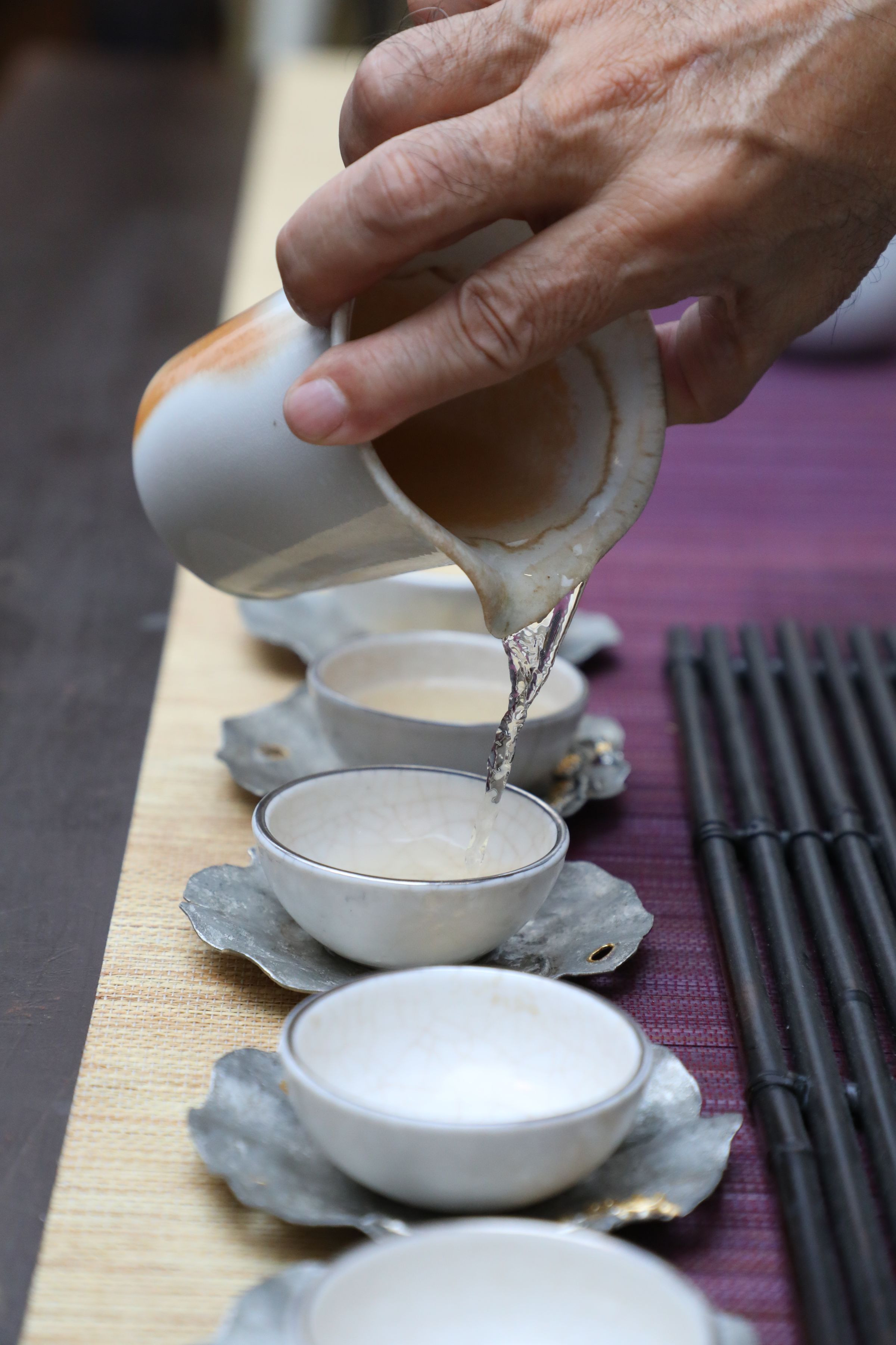 邱展裕帶領的茶道美學體驗，可品茗2～3款好茶。