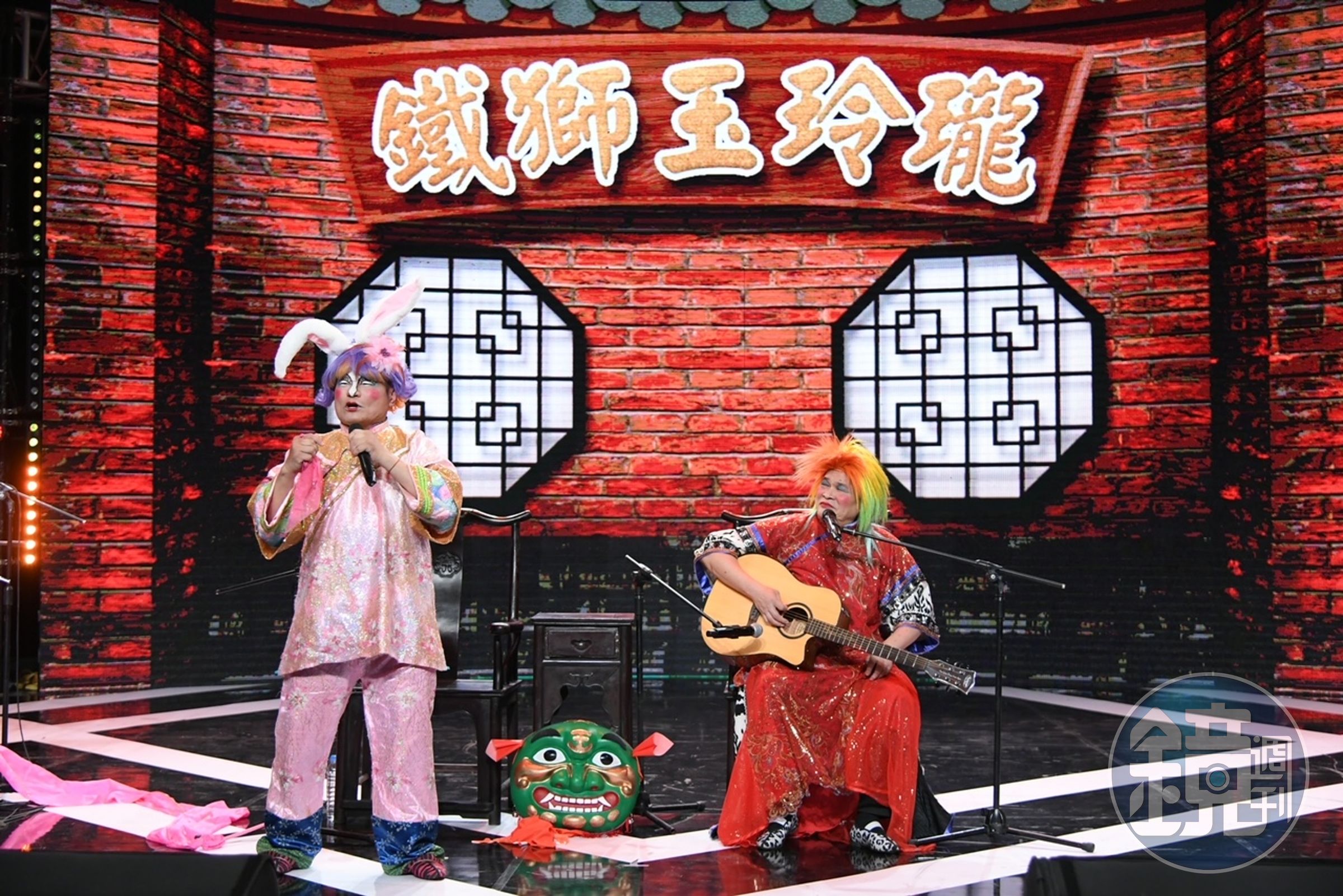 《2023超級華人 風雲大賞》有最豪華的陣容與四大金鐘天王主持人，由『澎恰恰x許效舜』領軍龍隊。（三立提供）