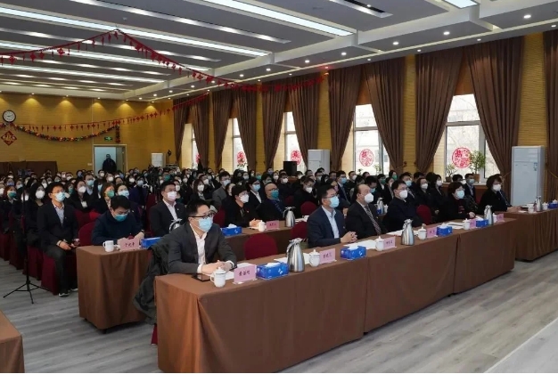 中國境內民眾大規模染疫,北京市疾控中心近日卻召開「三年疫情防控工作總結表彰大會」。(翻攝鳳凰網)