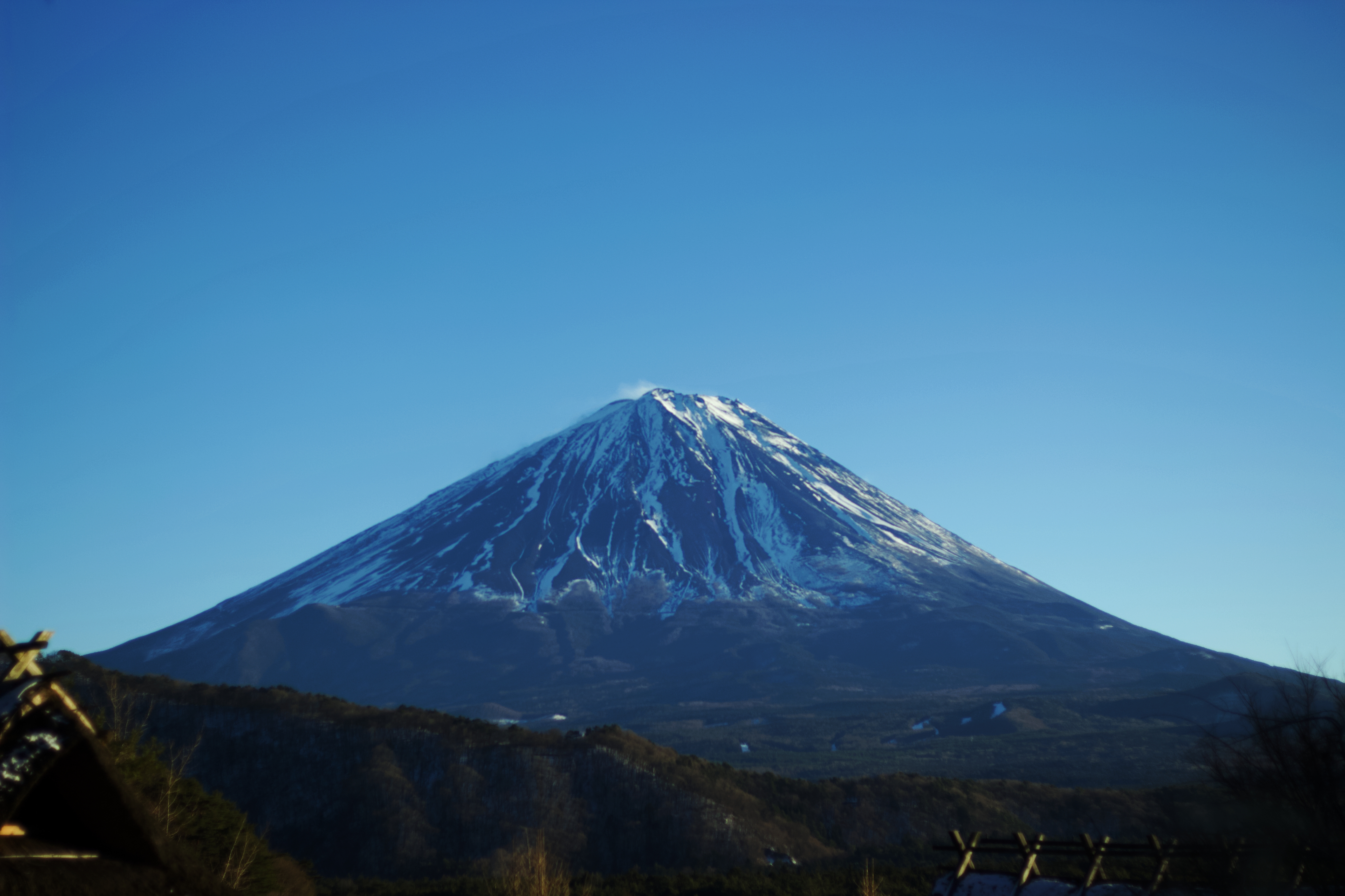 如果上一張富士山太小了，這裡有特寫。