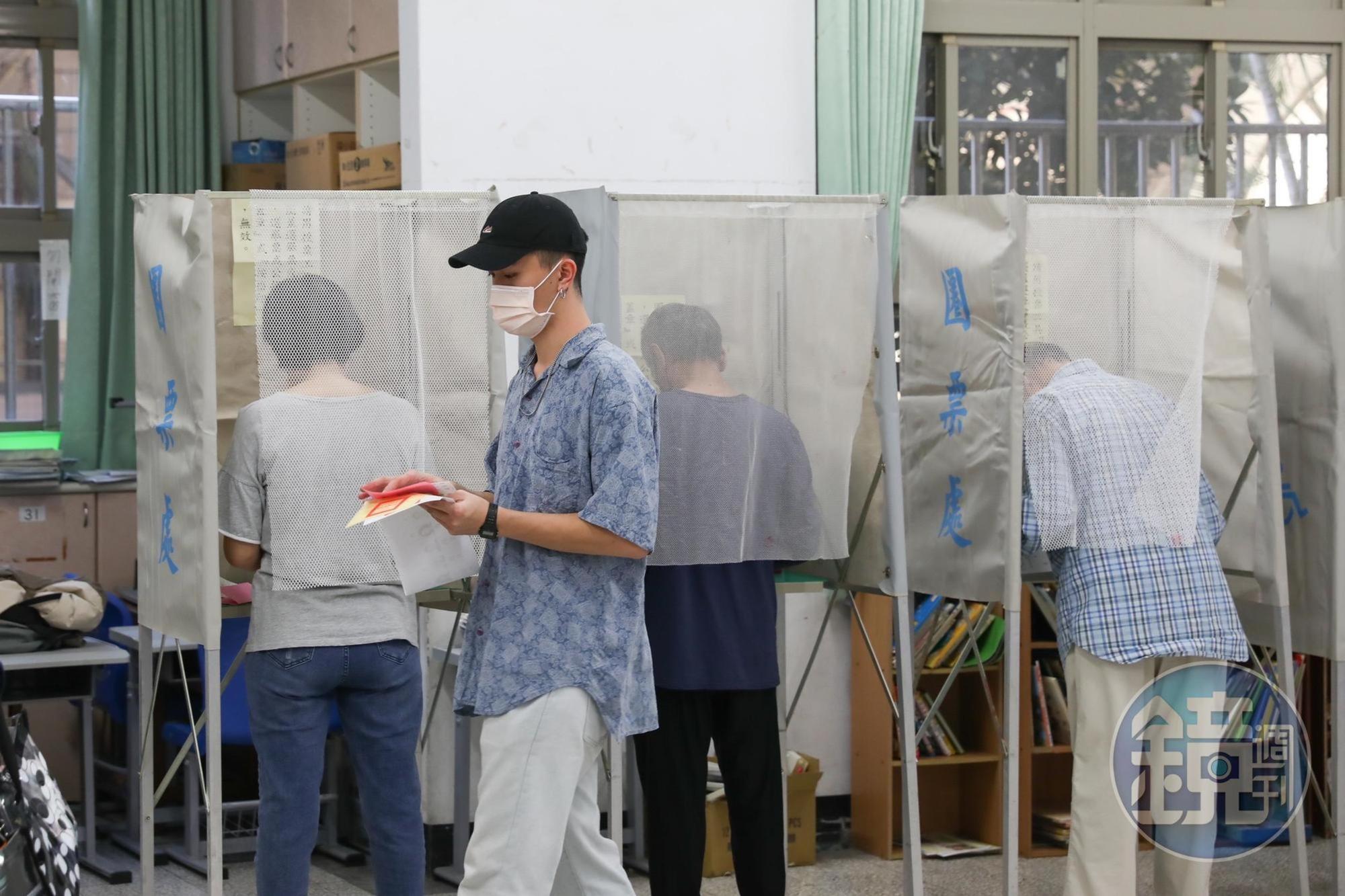 去年11月26日的九合一地方大選才落幕，卻傳出有當選人在就職第一天就提出辭職。（本刊資料照）