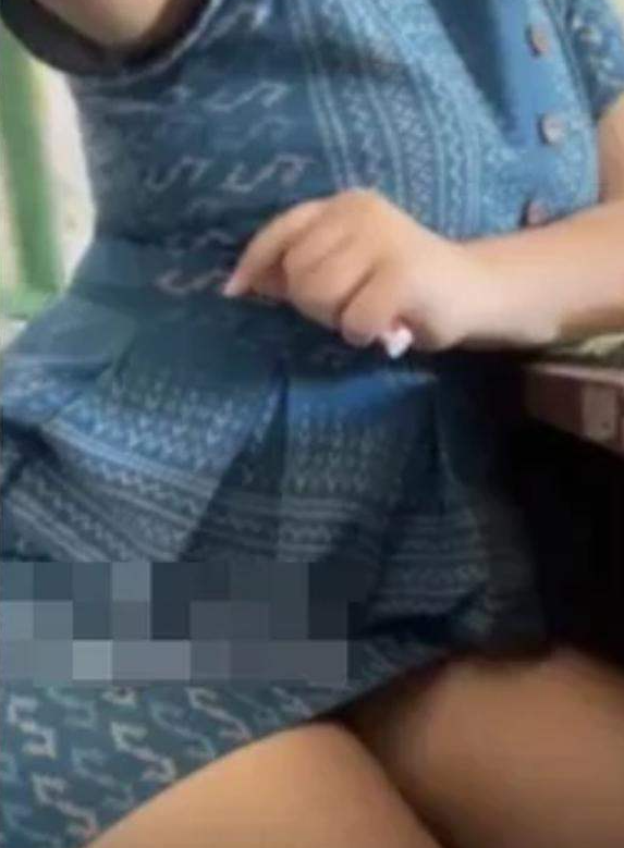 這名女老師被家長爆料拍情色影像。(翻自《Amarin》)