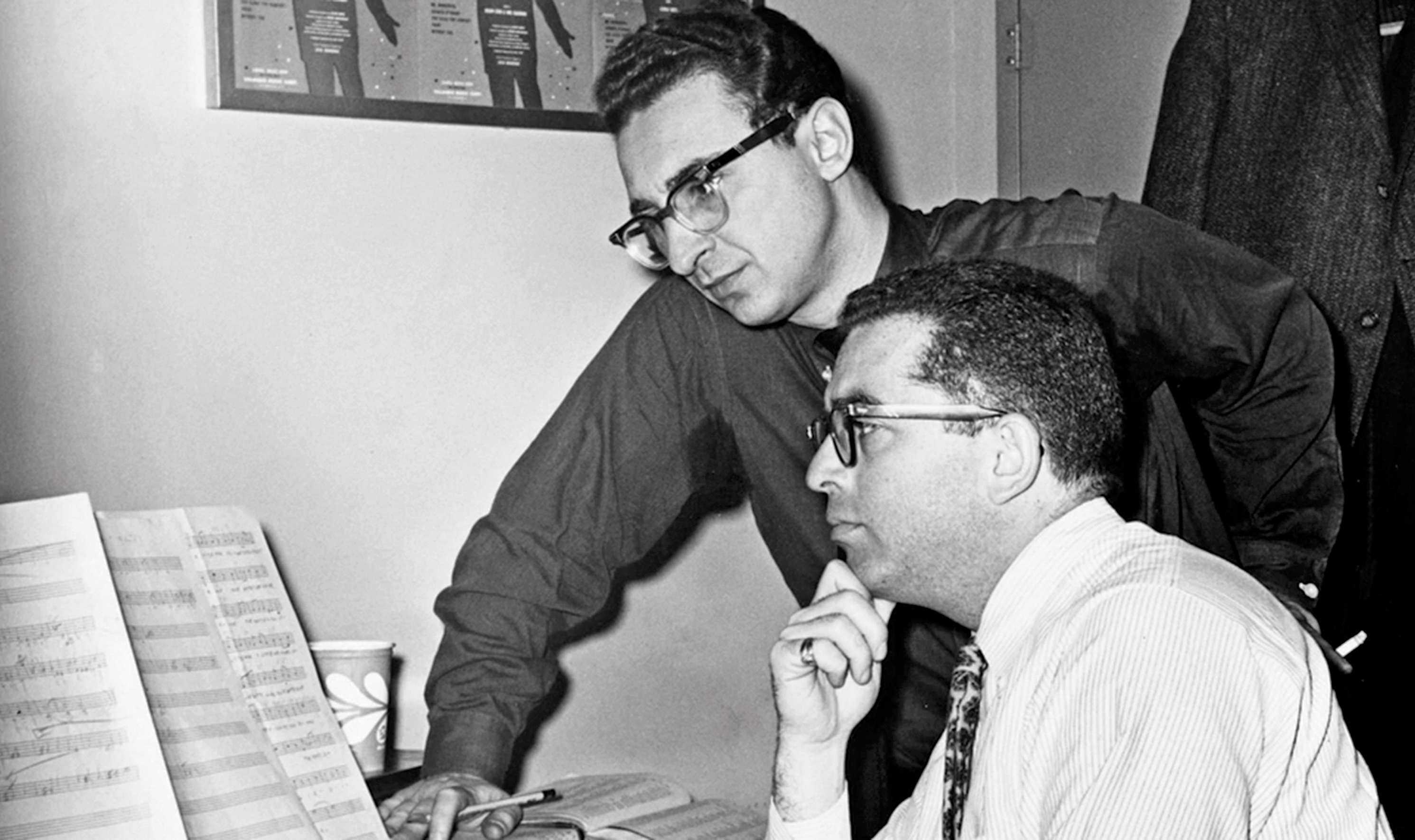 電影從主演、攝影、配樂、美術等各個方面交相回憶，揭開《屋頂上的提琴手》誕生的經過。（佳映提供）