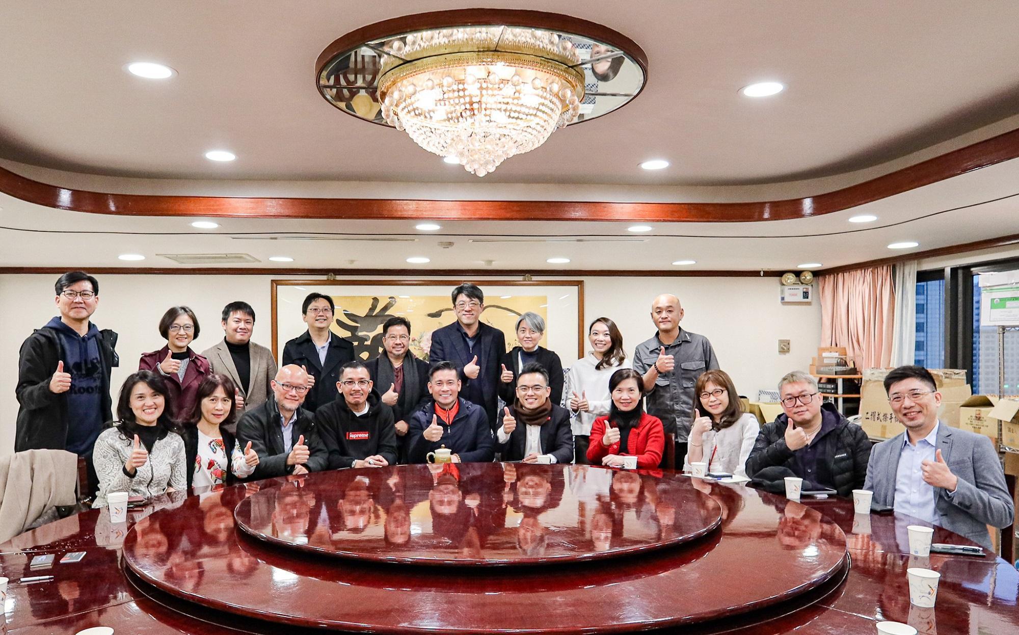 NMEA拜會台北市議長戴錫欽(前排左五)。(NMEA提供)