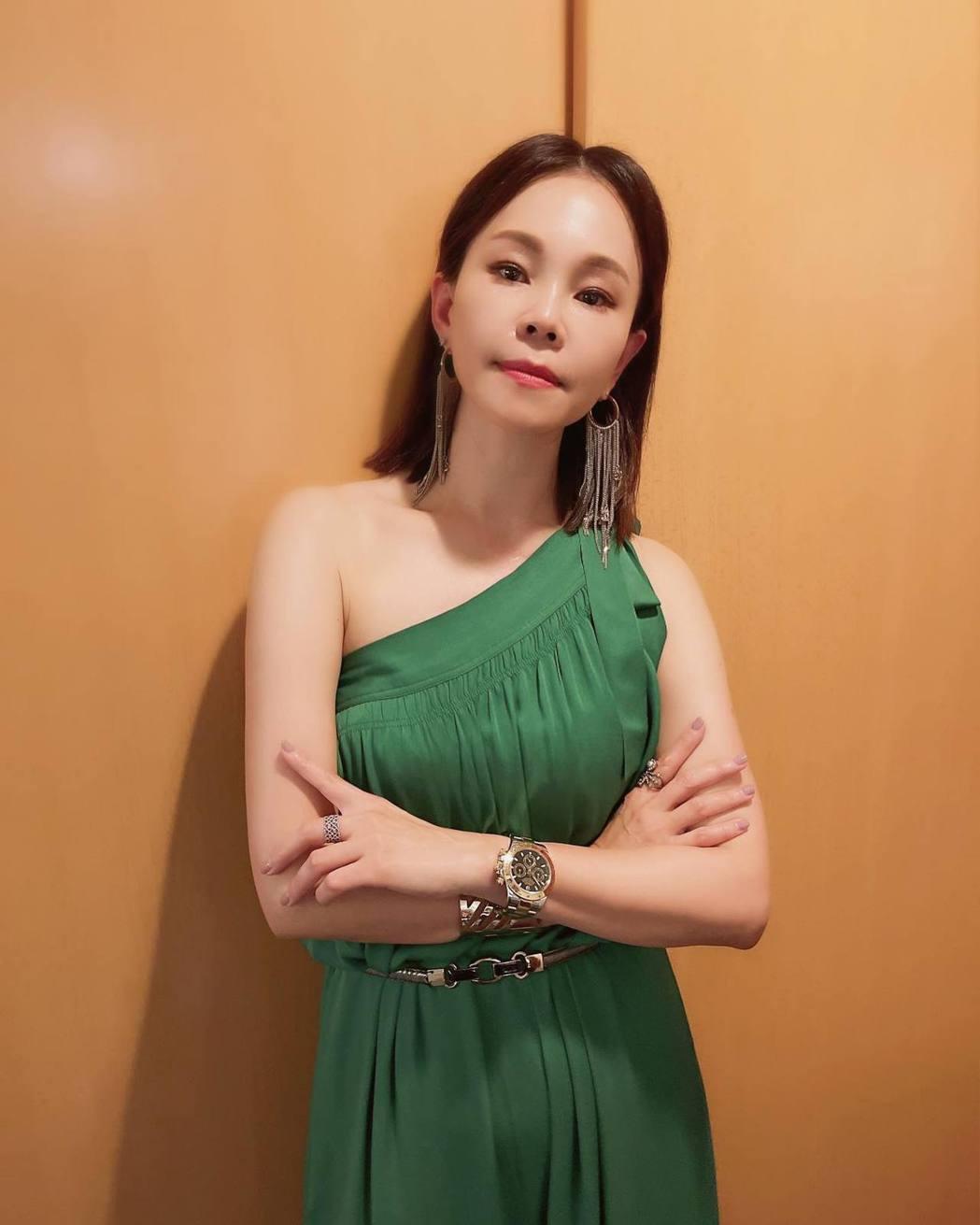 彭佳慧為了讓孩子有完整的家庭,還是和前夫住一起。(翻攝自彭佳慧臉書)