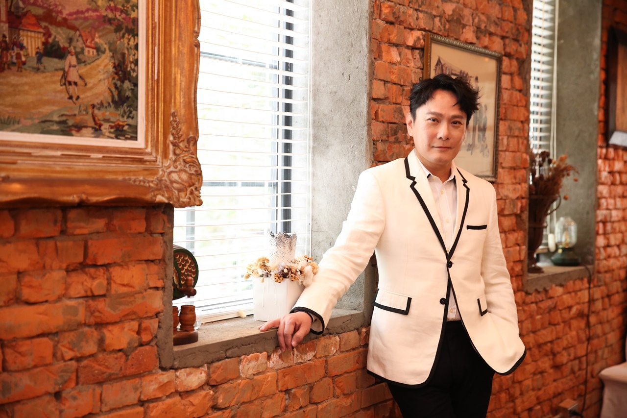 張信哲將於2月25日舉辦《張信哲未來式2.0》世界巡迴演唱會。