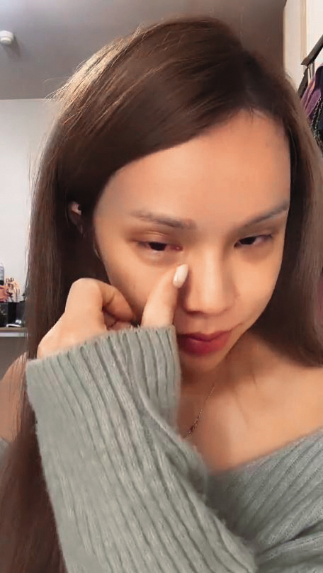 分手當天小A辣就開直播淚訴心境。（翻攝自小A辣IG）