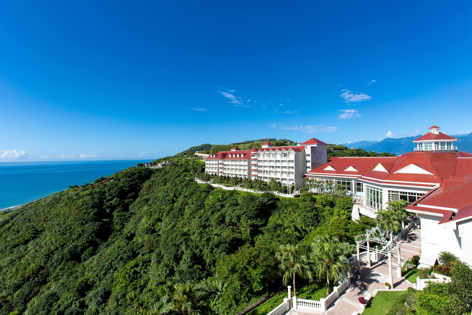 一名網友分享自己入住花蓮遠雄悅來大飯店的恐怖經驗。（翻攝自遠雄悅來大飯店臉書）