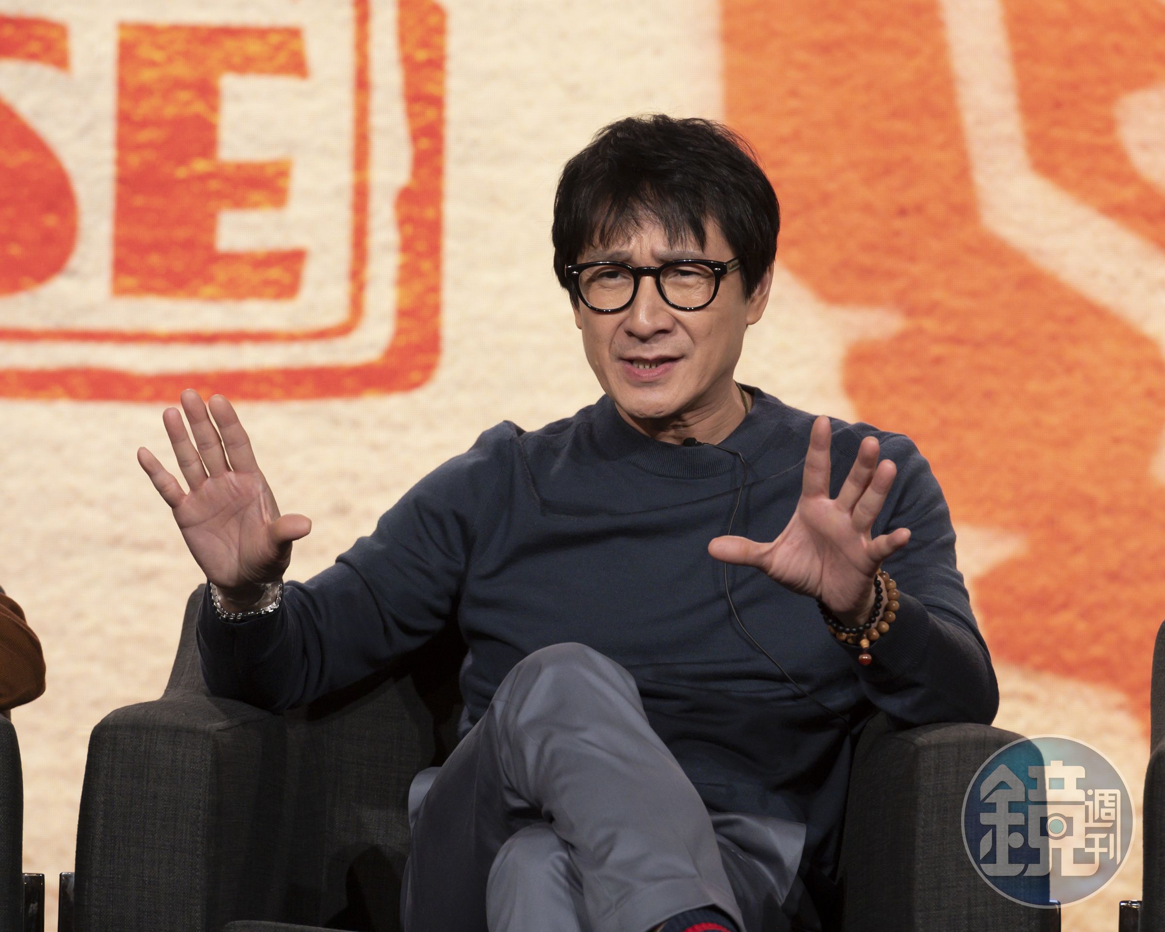 關繼威提到演出90年代，對於亞裔演員的刻板印象，好讓現代觀眾反思與對話。（Disney+提供）
