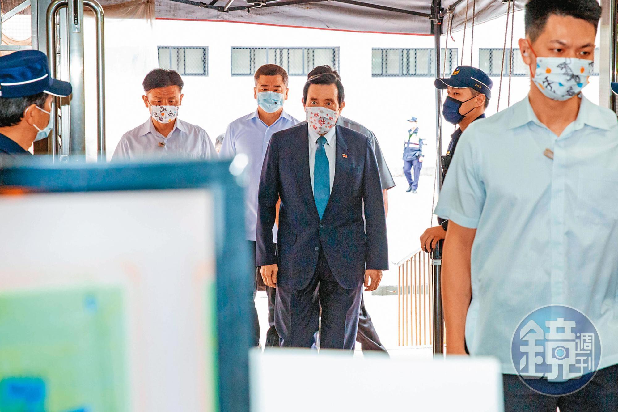 前國民黨主席馬英九主導黨產中影、中廣及中視出售,至今十餘年官司未平息。