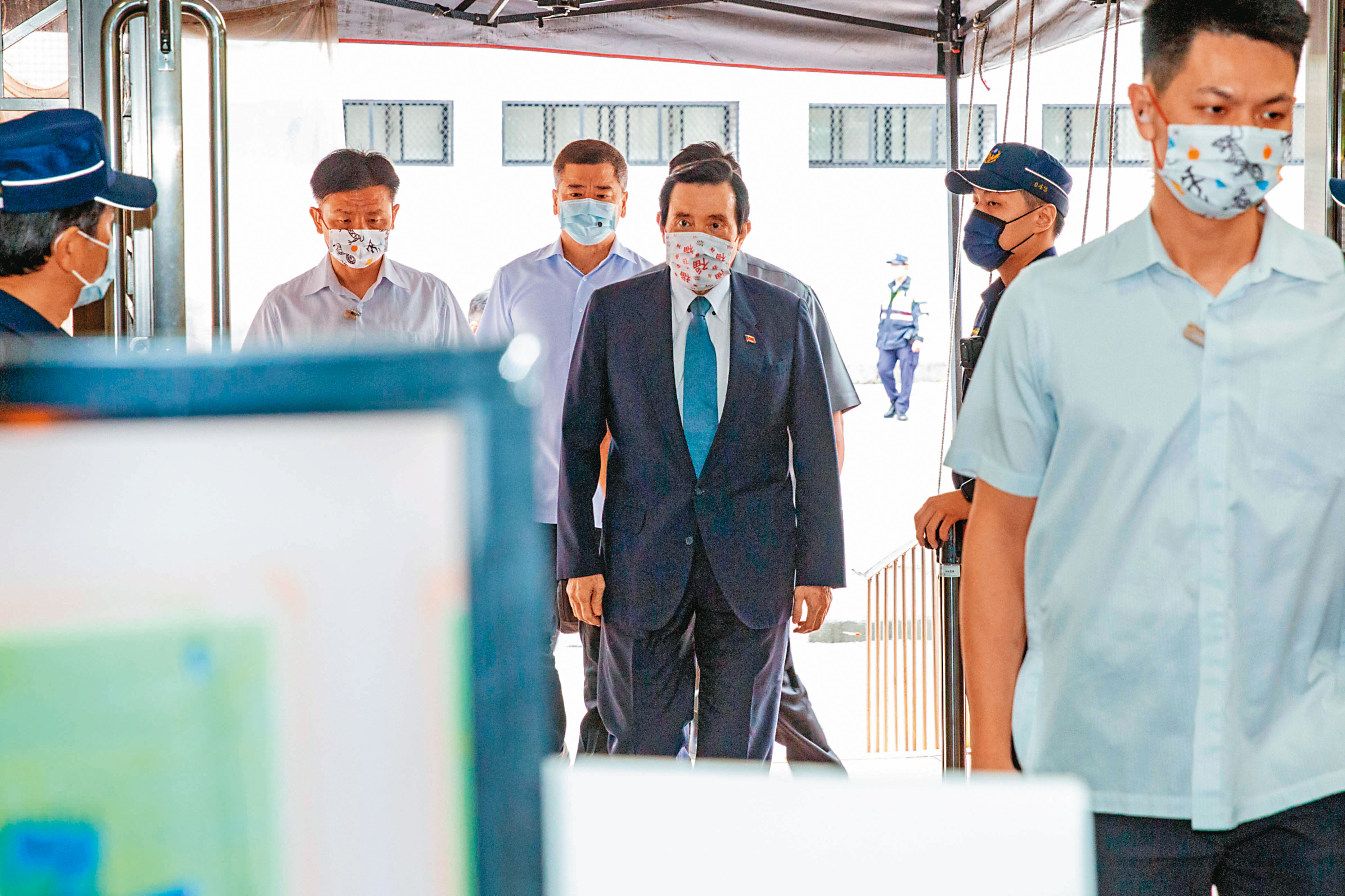 前國民黨主席馬英九主導黨產中影、中廣及中視出售，至今十餘年官司未平息。