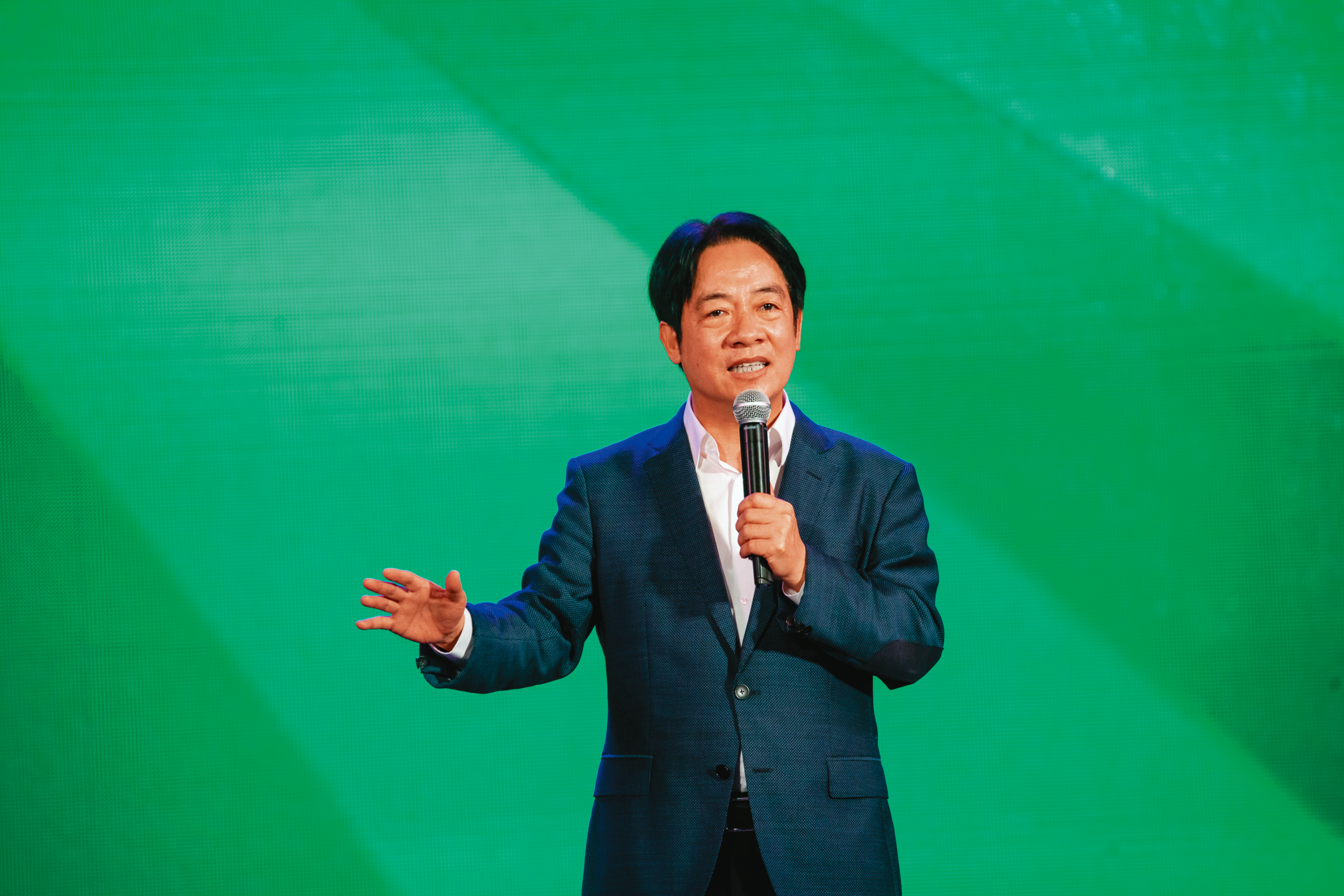 從兩黨連任8年，屆期就政黨輪替的歷史規律看，明年總統大選主軸就是蔡政府與賴清德（圖）能否帶領民進黨重振、奮起，進而打破魔咒。