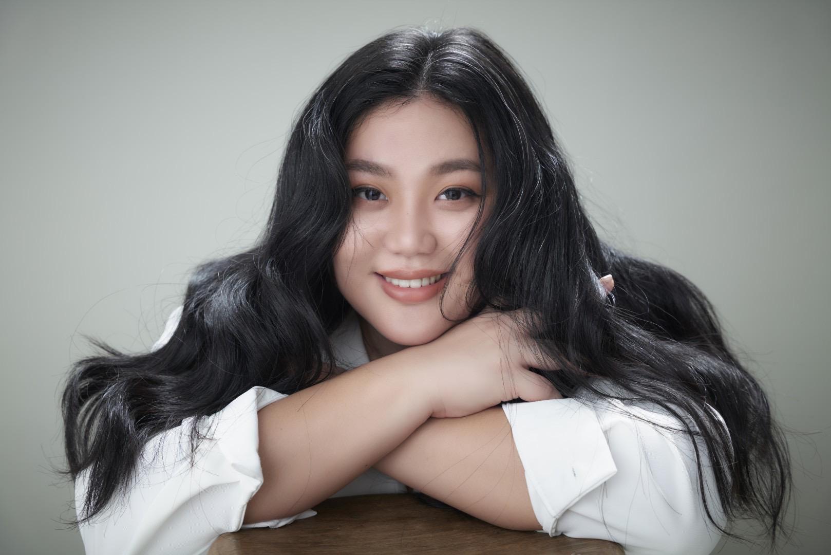 蔡嘉茵是《如懿傳》資深迷妹,懷孕期間沒事就在看,笑言女兒與海蘭小主很有緣。(甯聚力文創提供)