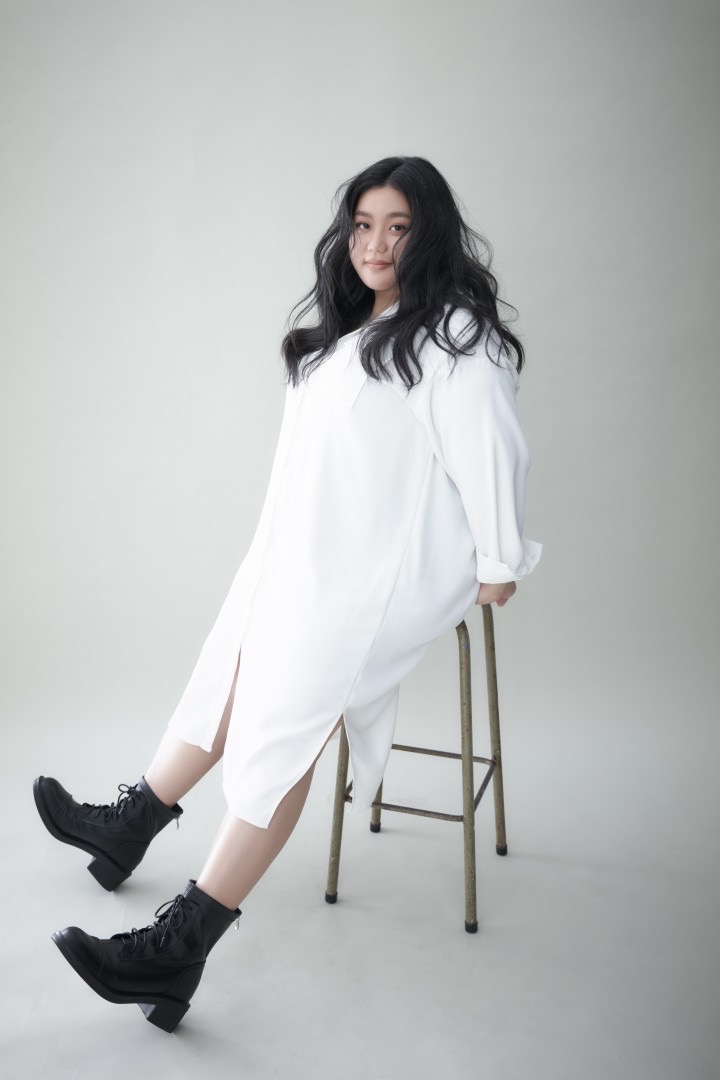 與老公都很有幽默感的蔡嘉茵，將女兒命名為取名「樊內」，希望以幽默諧音（煩捏）的小名讓小孩可以開朗面對未來。（甯聚力文創提供）