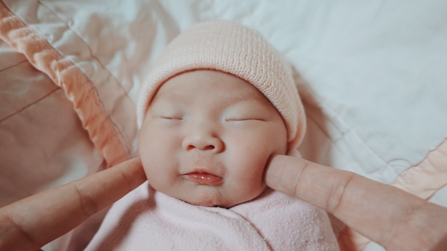 蔡嘉茵17日產下女兒，經紀人張鈞甯送上從出生一路用到成人的成長椅給寶寶，陪她一起長大。（甯聚力文創提供）