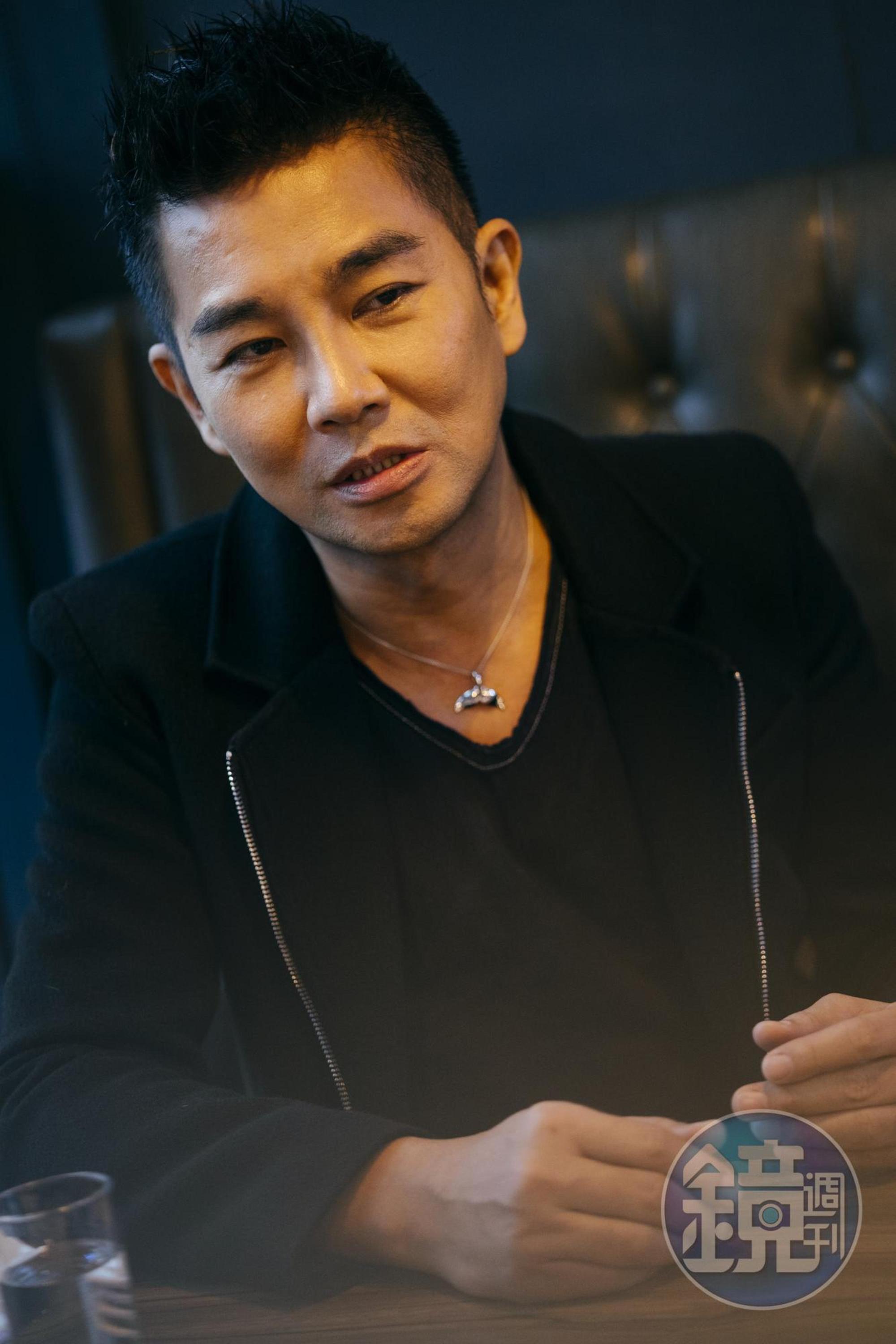 謝承均透露在《山中森林》一場被陳德容掌摑的戲，他被打到臉整個紅起來。