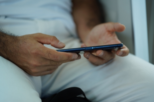 男子與IG正妹交換裸照以及自慰影片，事後卻發現，對方竟然是自己的「高中學長」，事後還被威脅裸露下半身與對方視訊。（示意圖／Pexels）