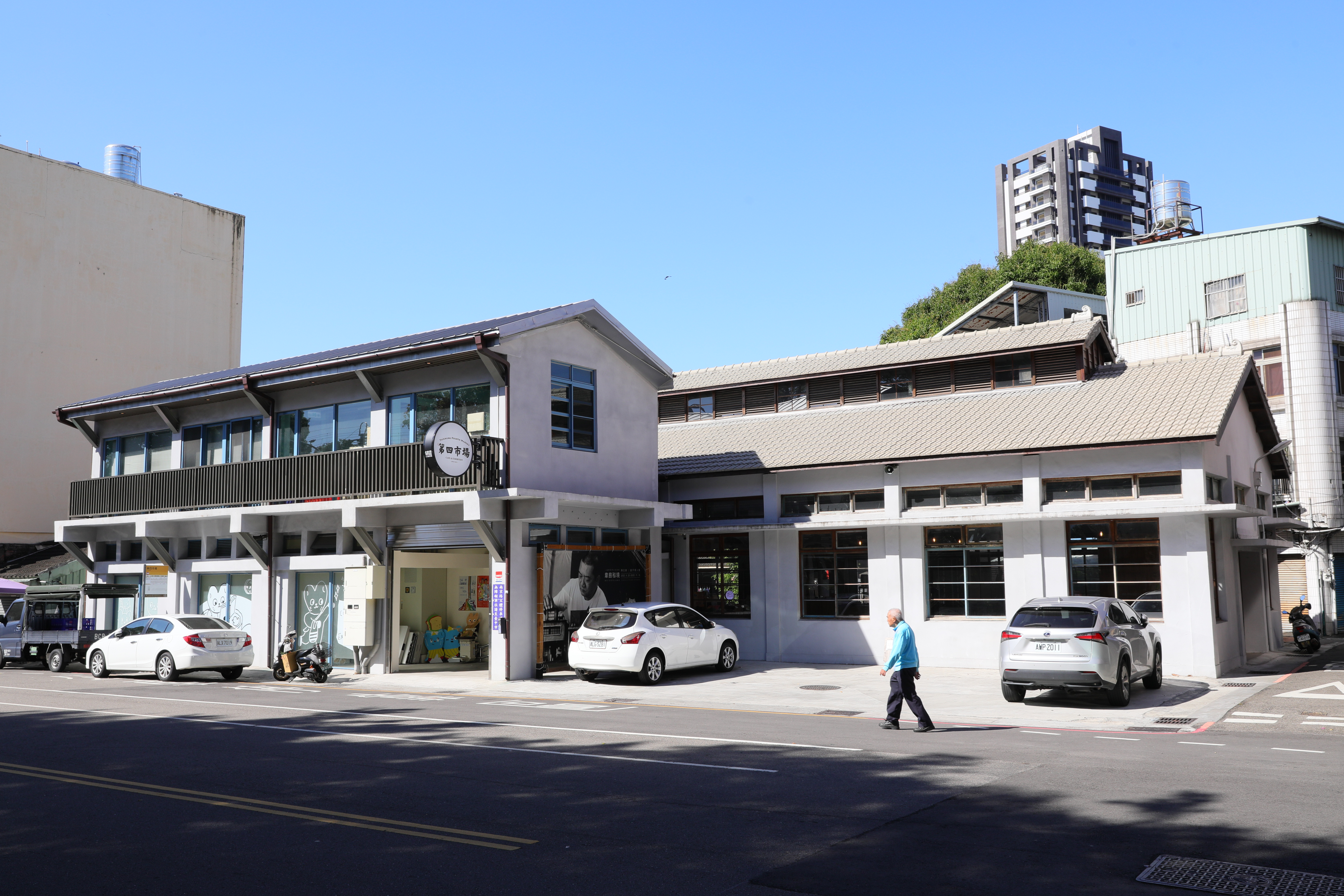 第四市場前身為日治時期的干城町市場，1962年建築改建為今日所見形貌， 因深具歷史文化價值，在2015年登錄為歷史建築。