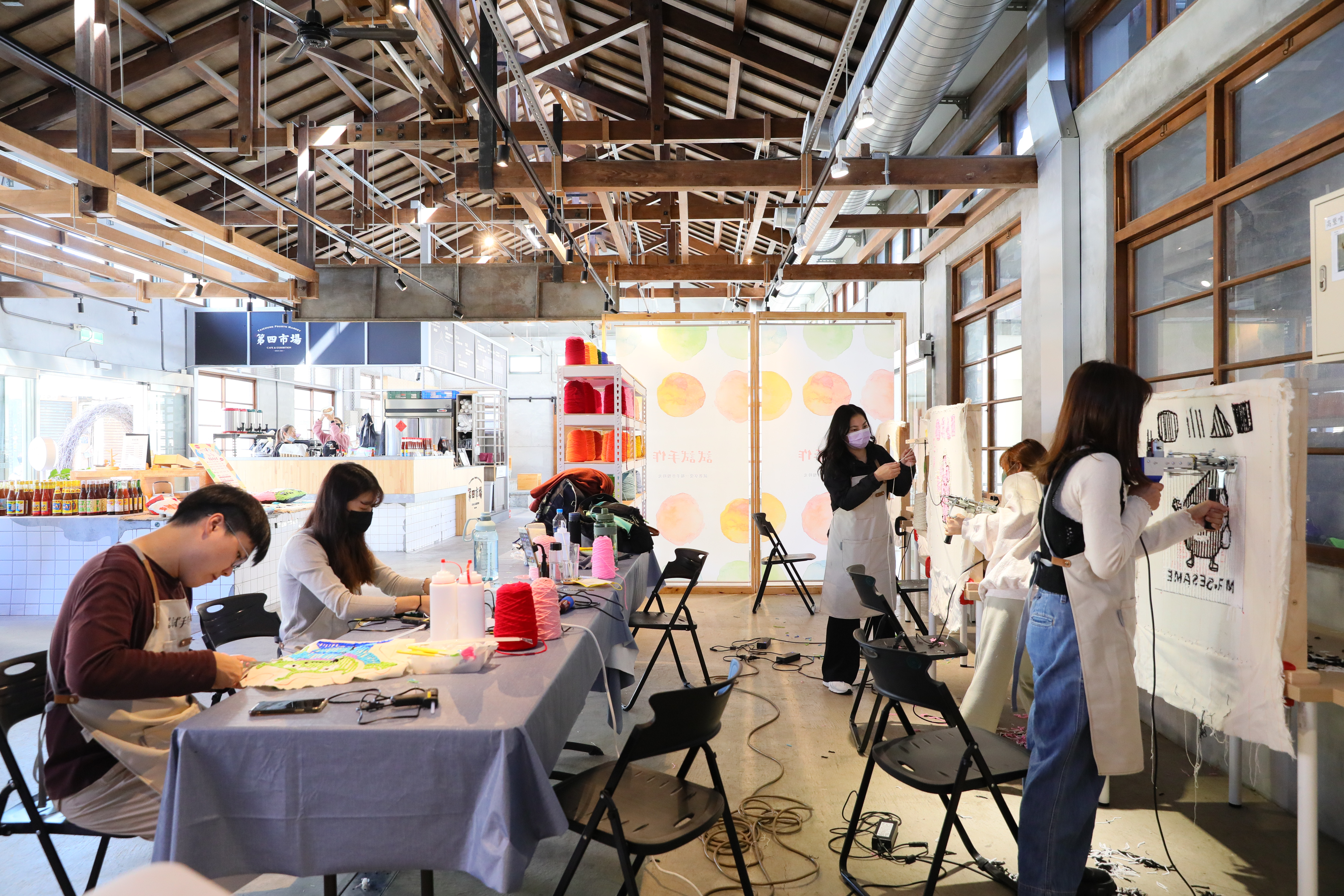 當紅的簇絨手作地毯tufting，以「試試手作」進駐第四市場。