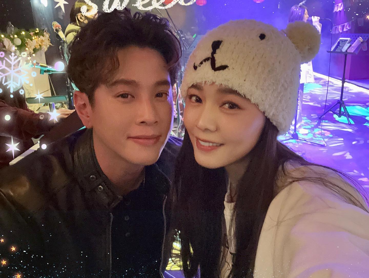 白家綺、吳東諺夫妻每年當媽媽助手準備團圓飯。（翻攝自吳東諺臉書）