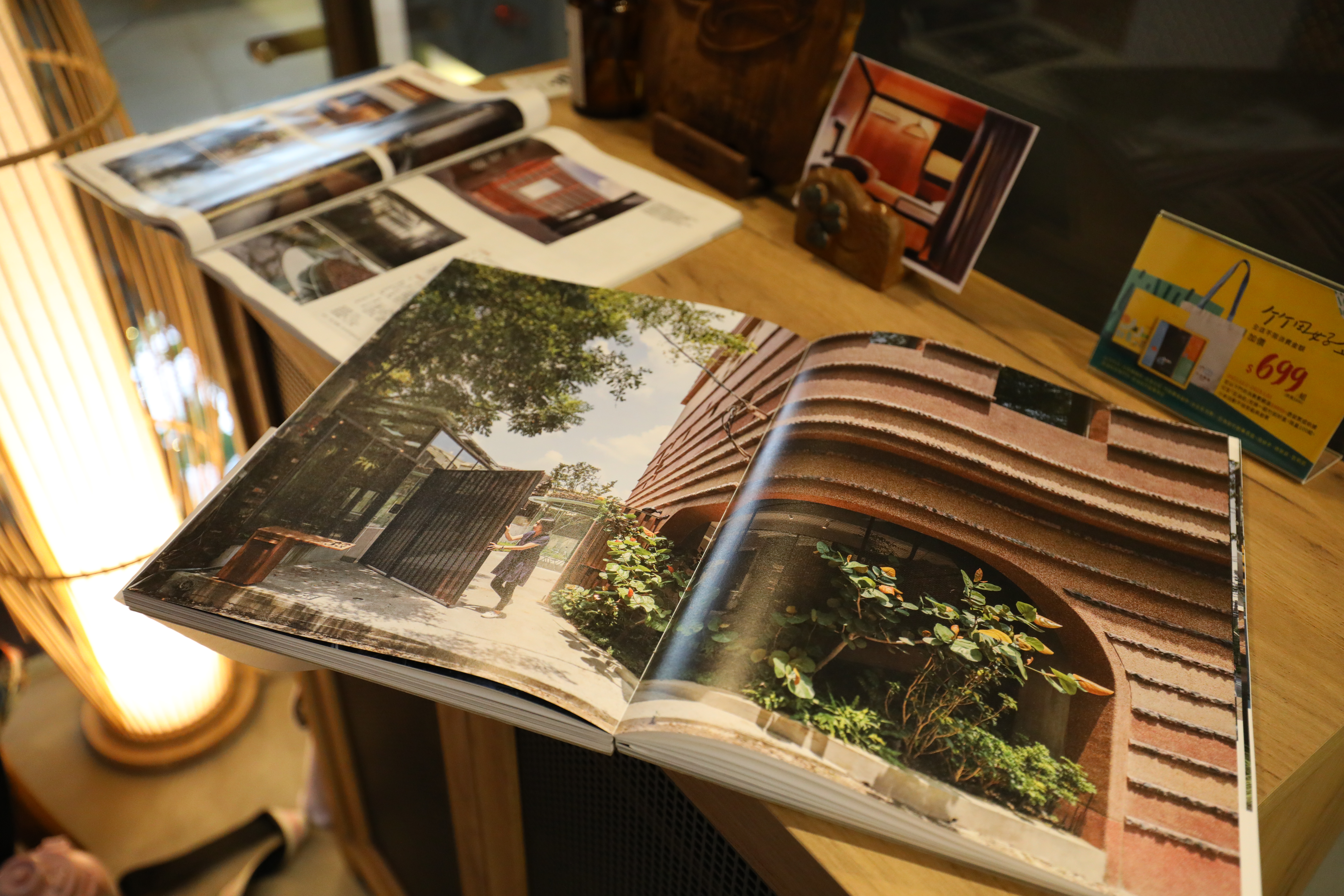 許多設計類雜誌刊登有關德旅店的報導。