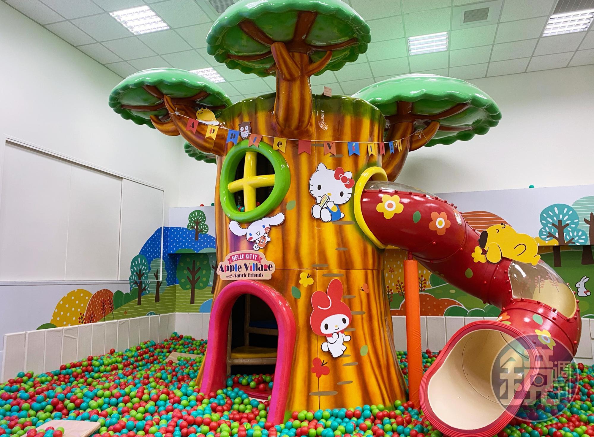 館內提供多項遊樂設施，三麗鷗夢想蘋果樹球池讓親子可以盡情同樂。