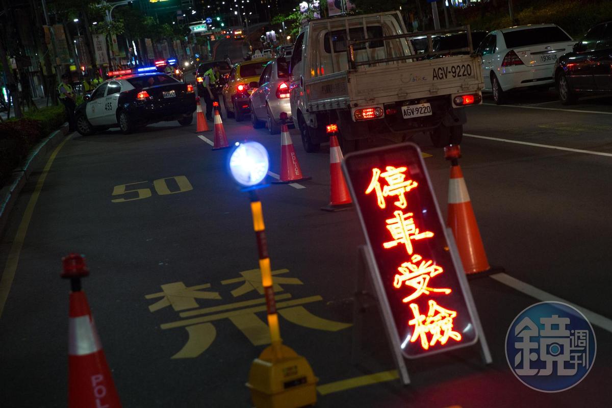 花蓮空軍佳山基地歐姓少校昨晚酒駕肇逃，還找下屬頂罪被警方識破。圖為酒測示意圖。（本刊資料照）