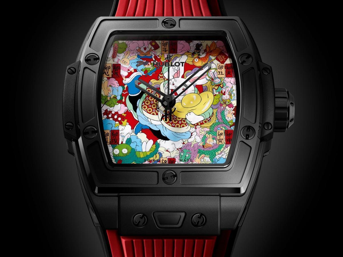 HUBLOT宇舶 Spirit of Big Bang Happy 兔-Gather 黑陶瓷兔年錶，與中國藝術家文那合作，繪製一幅結合壁畫、塗鴉與山海經神話的吉祥兔年畫作。定價約CHF 38,000，全球限量12只。