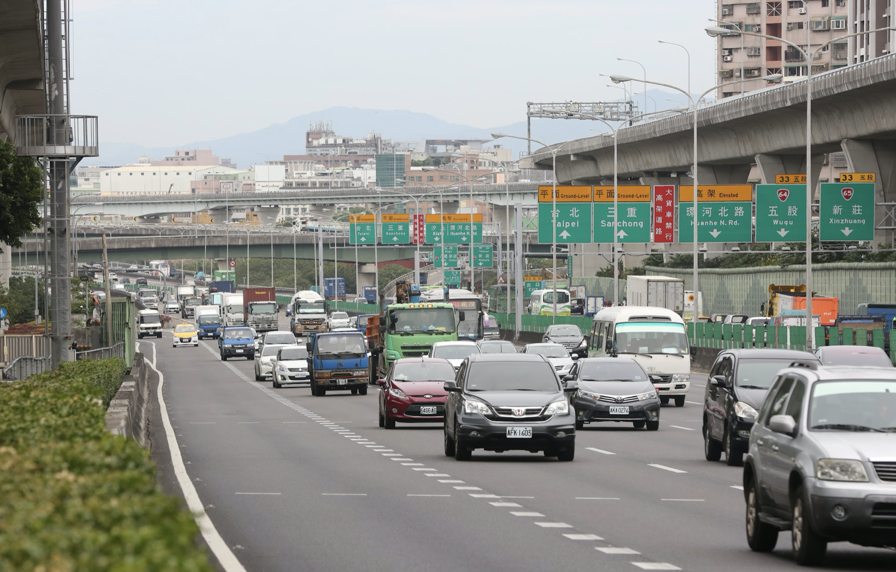 大年初一，國道已開始湧現走春車潮。（示意圖，資料照）