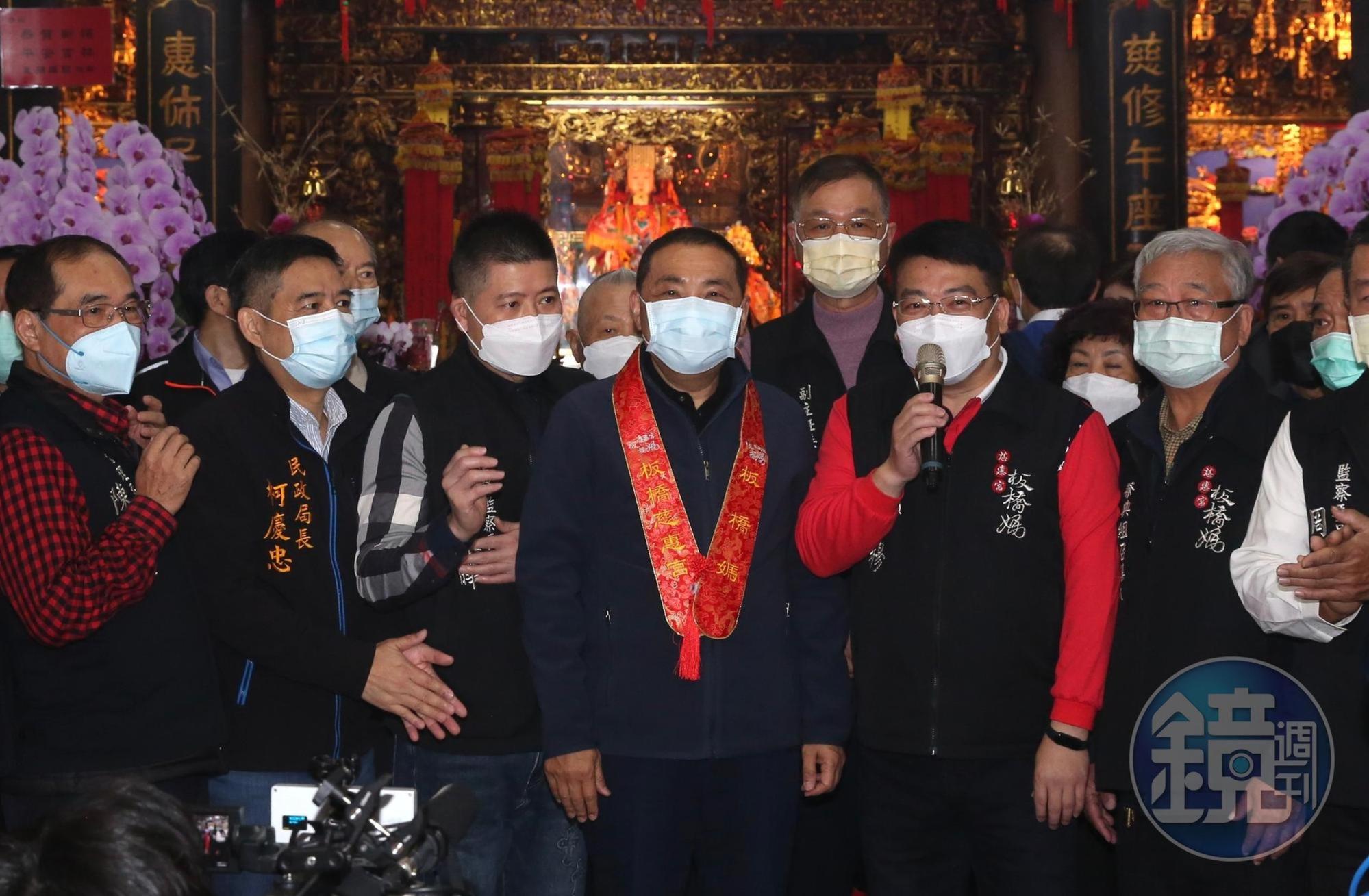侯友宜大年初一就展開新春參拜行程。