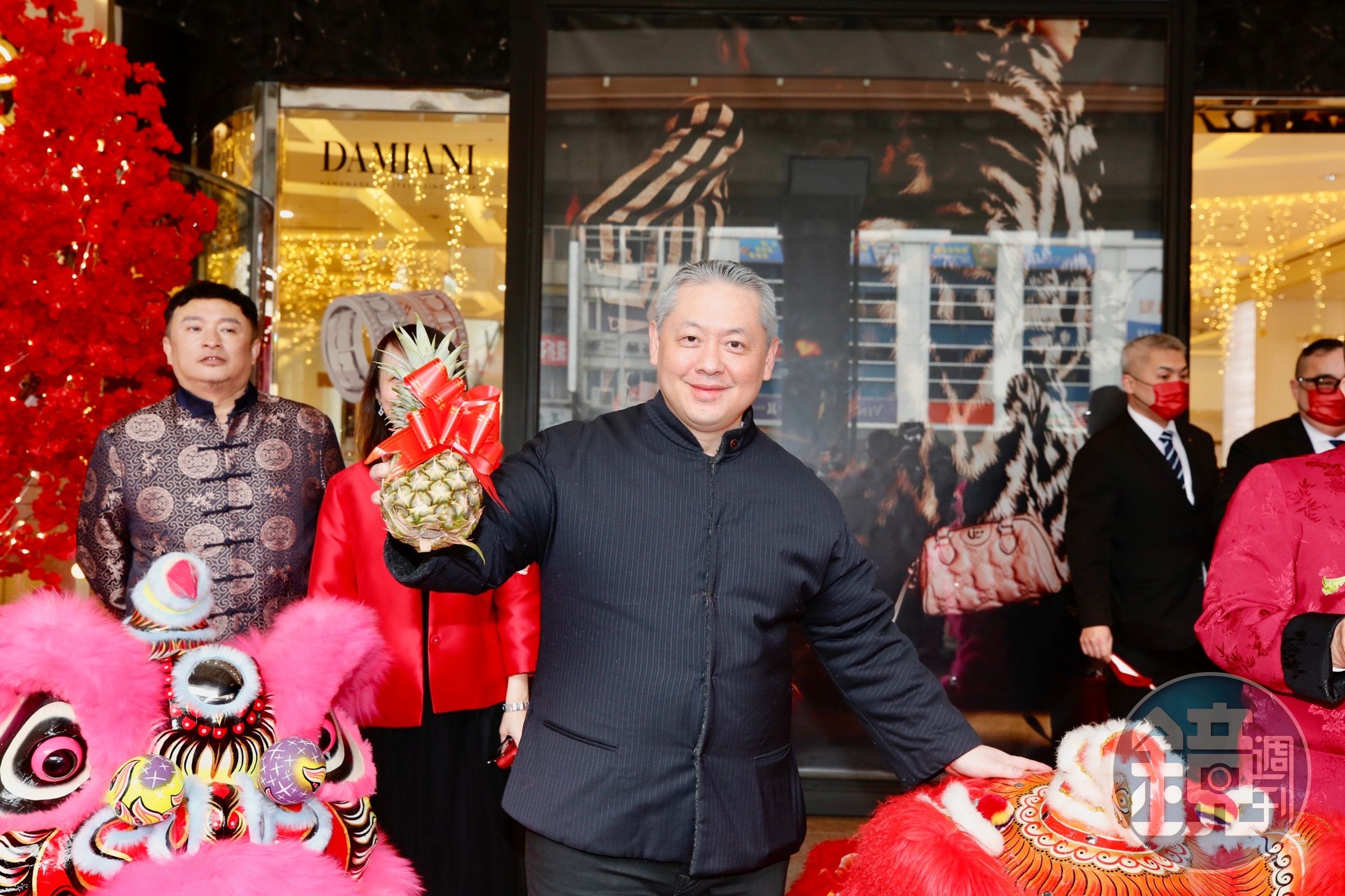 廖鎮漢今日出席微風迎春開門活動，對於今年景氣樂觀看待。