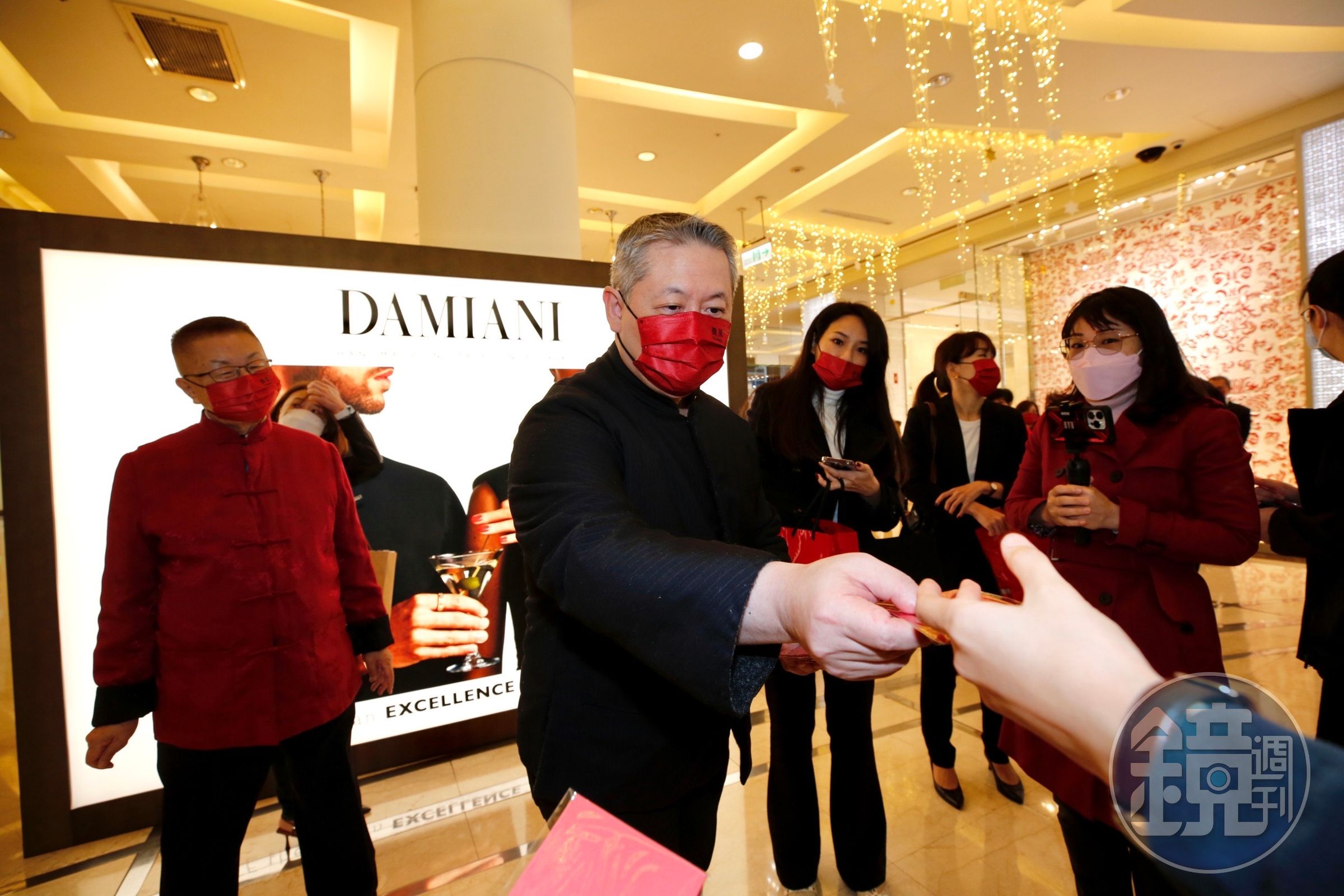 微風集團都在微風信義店舉行迎春開門活動，今年特別移到起家厝微風廣場，象徵回歸初心。