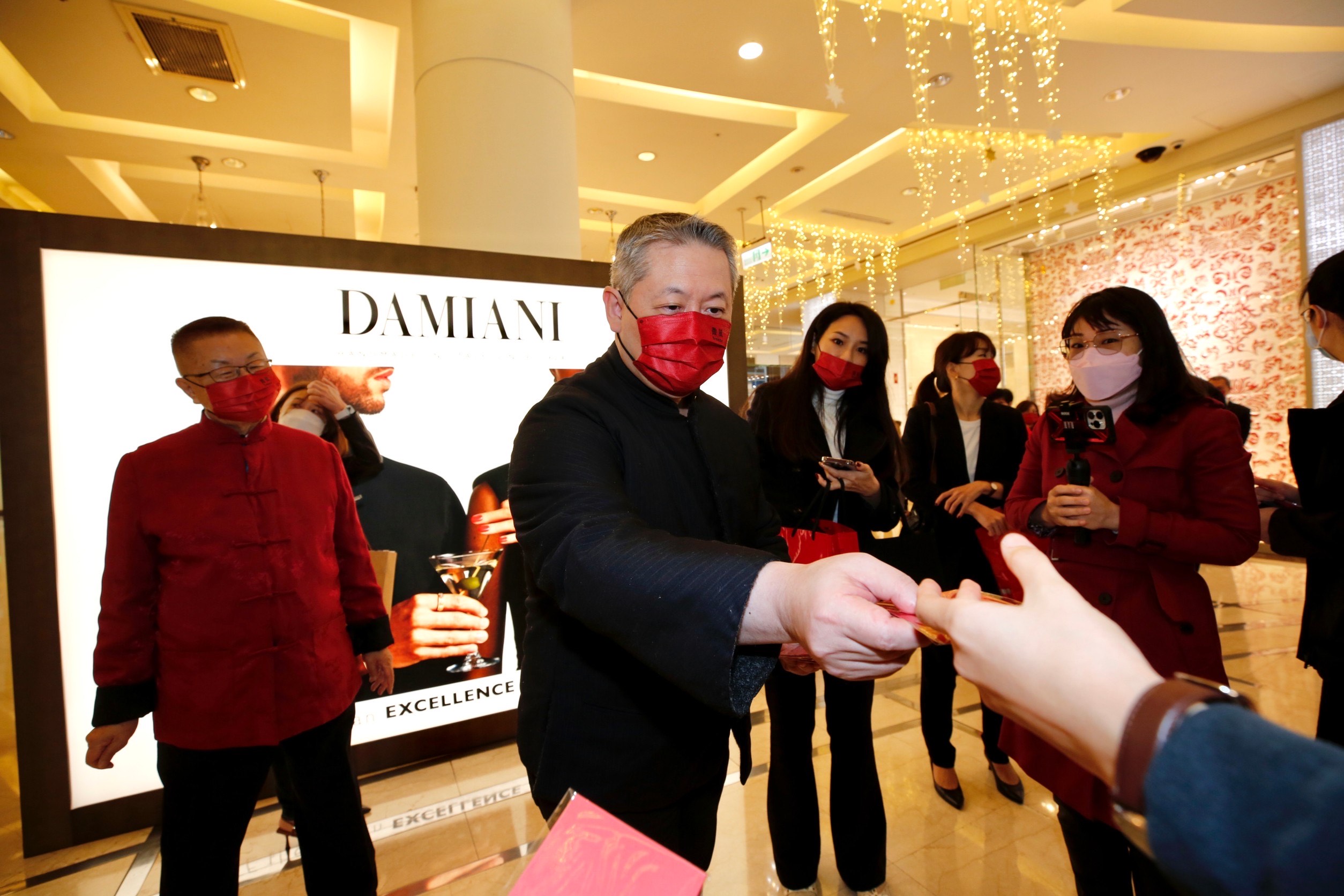 微風集團都在微風信義店舉行迎春開門活動,今年特別移到起家厝微風廣場,象徵回歸初心。