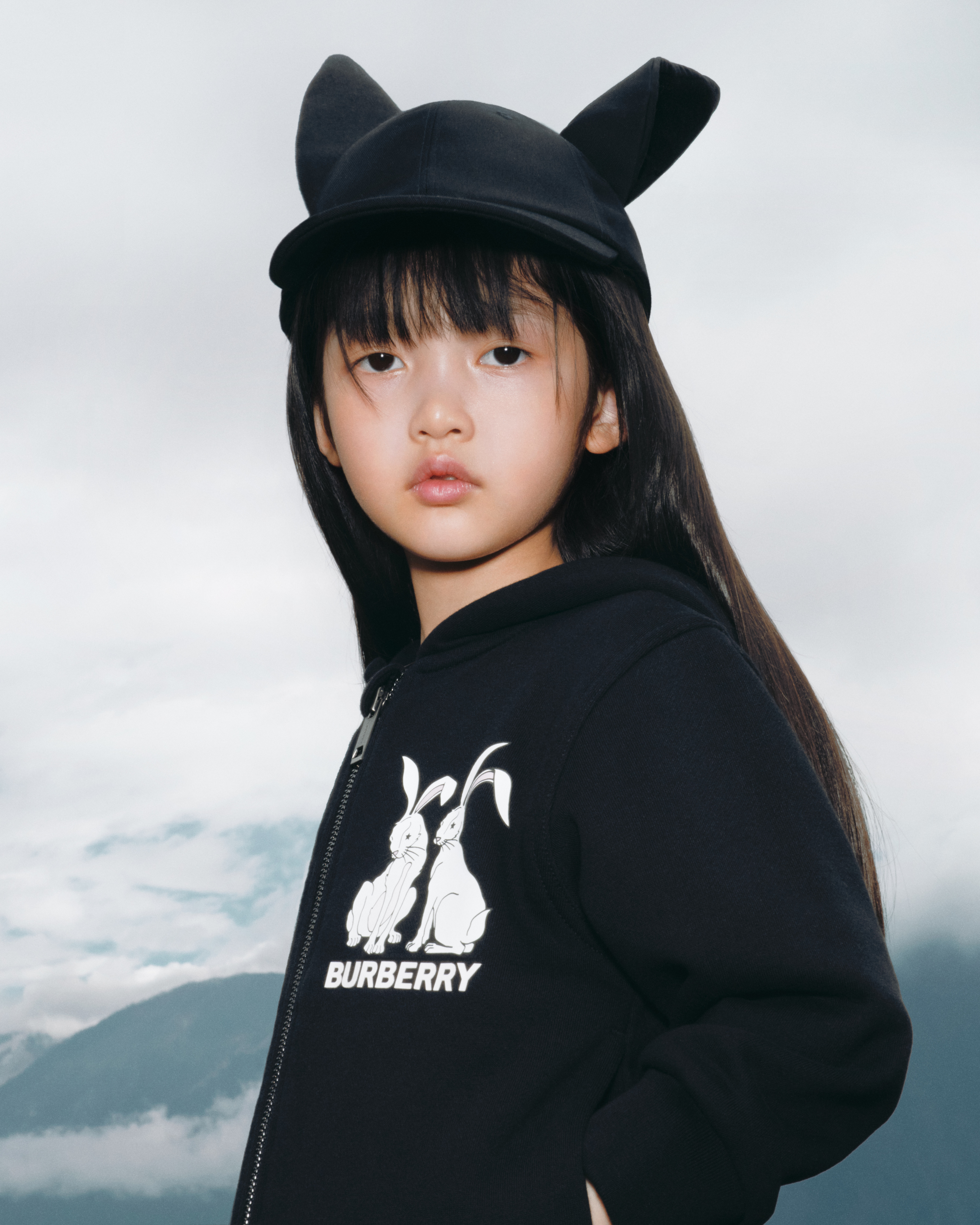 兒童款兔子造型加巴丁棒球帽,NT$10,200。(Burberry提供)