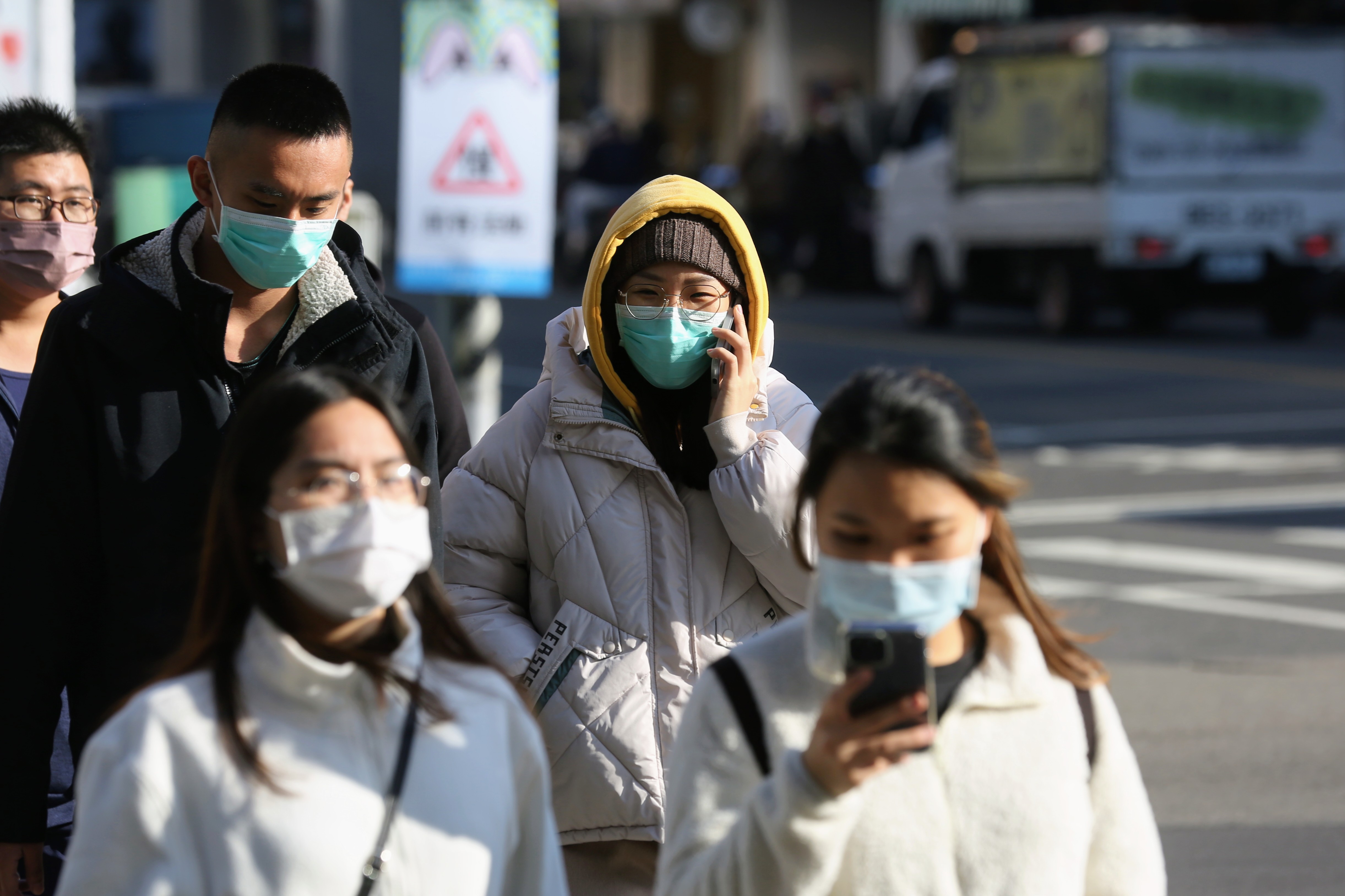 兔年開工日冷颼颼。