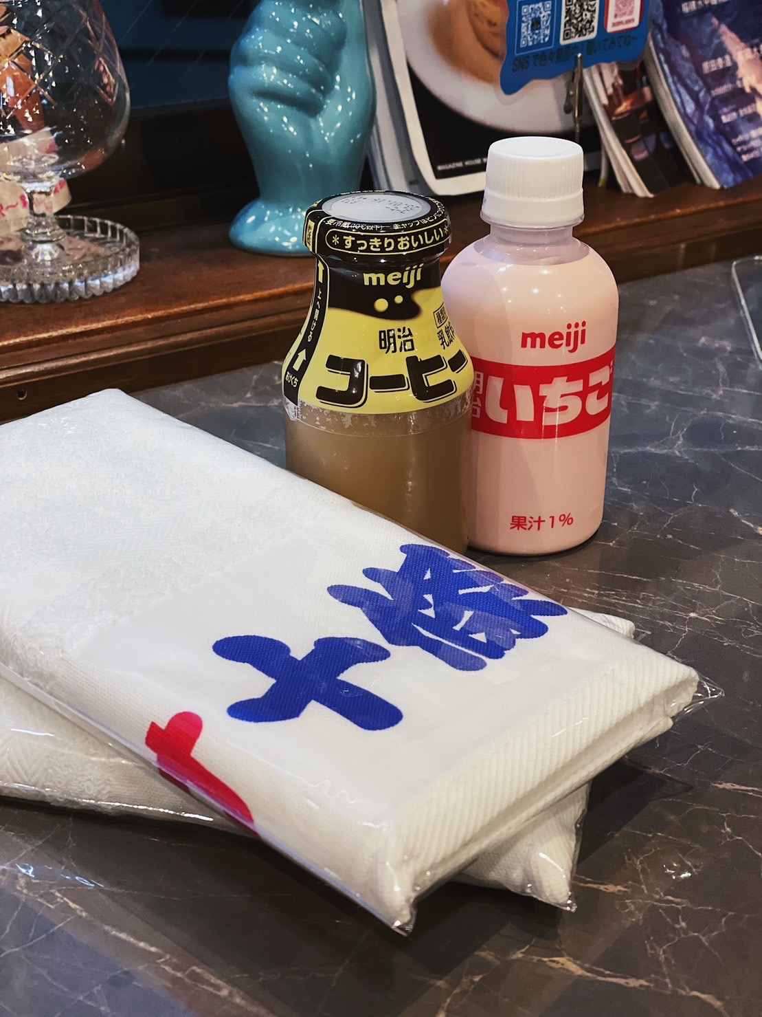 泡完湯再來風味罐牛奶是必須的，此外「十條湯」還有很多自製周邊商品催人敗家。