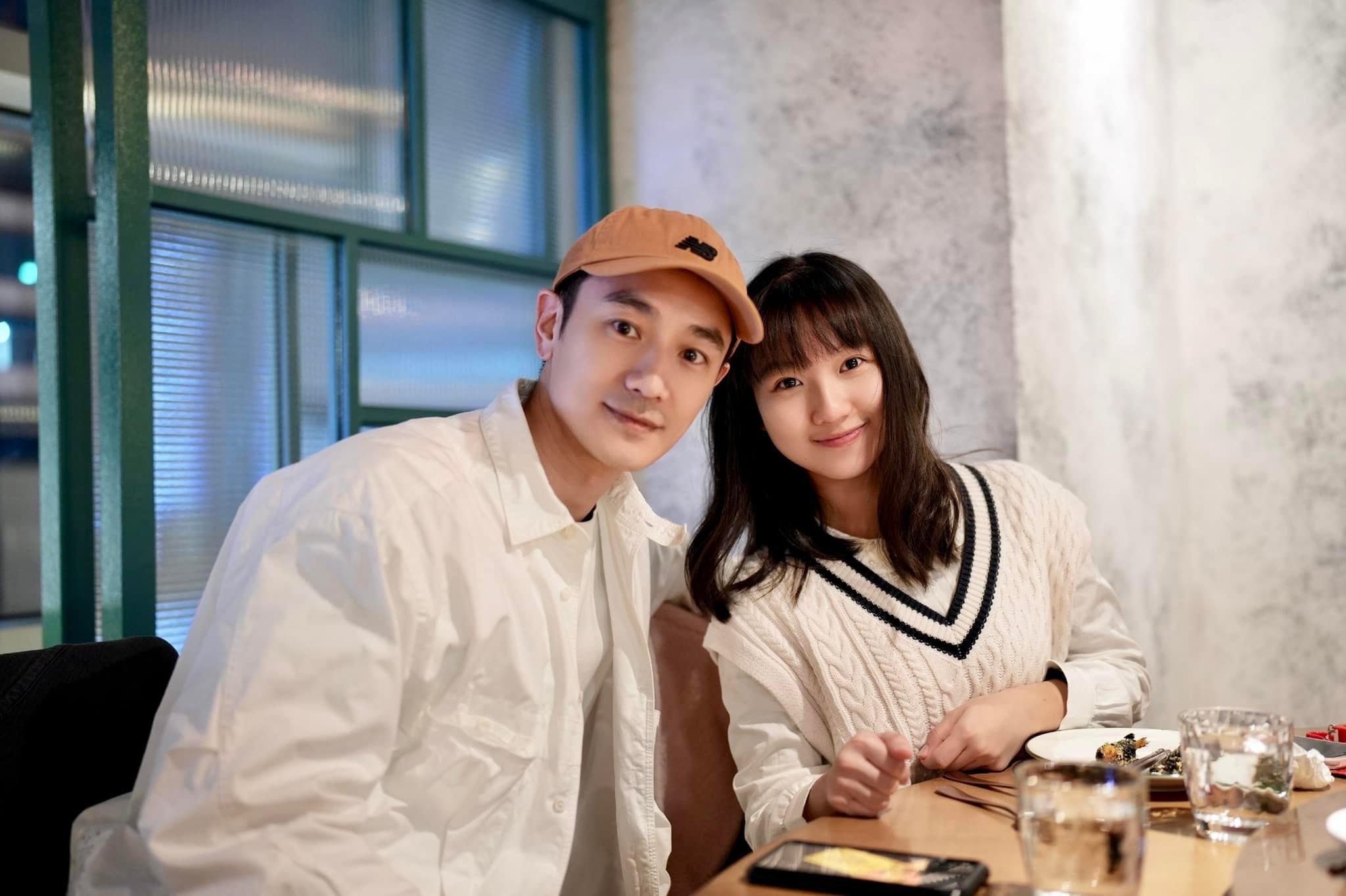 林佑威因偶像劇《兩個爸爸》時,與童星樂樂結緣,如今女大十八變,兩人如兄妹。(翻攝自林佑威臉書)