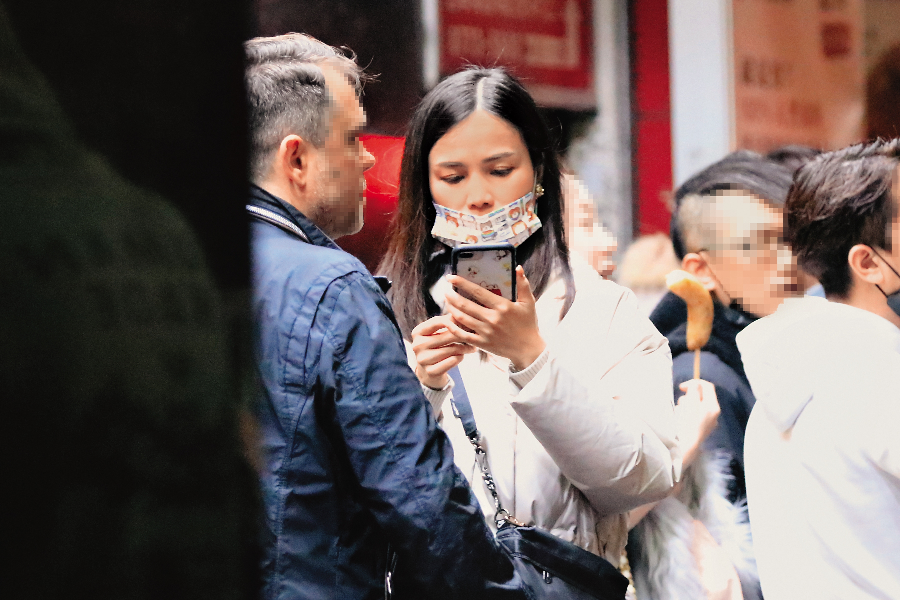 1/1 02：19 結束錢櫃續攤，林芯儀跟Andy等搭計程車。