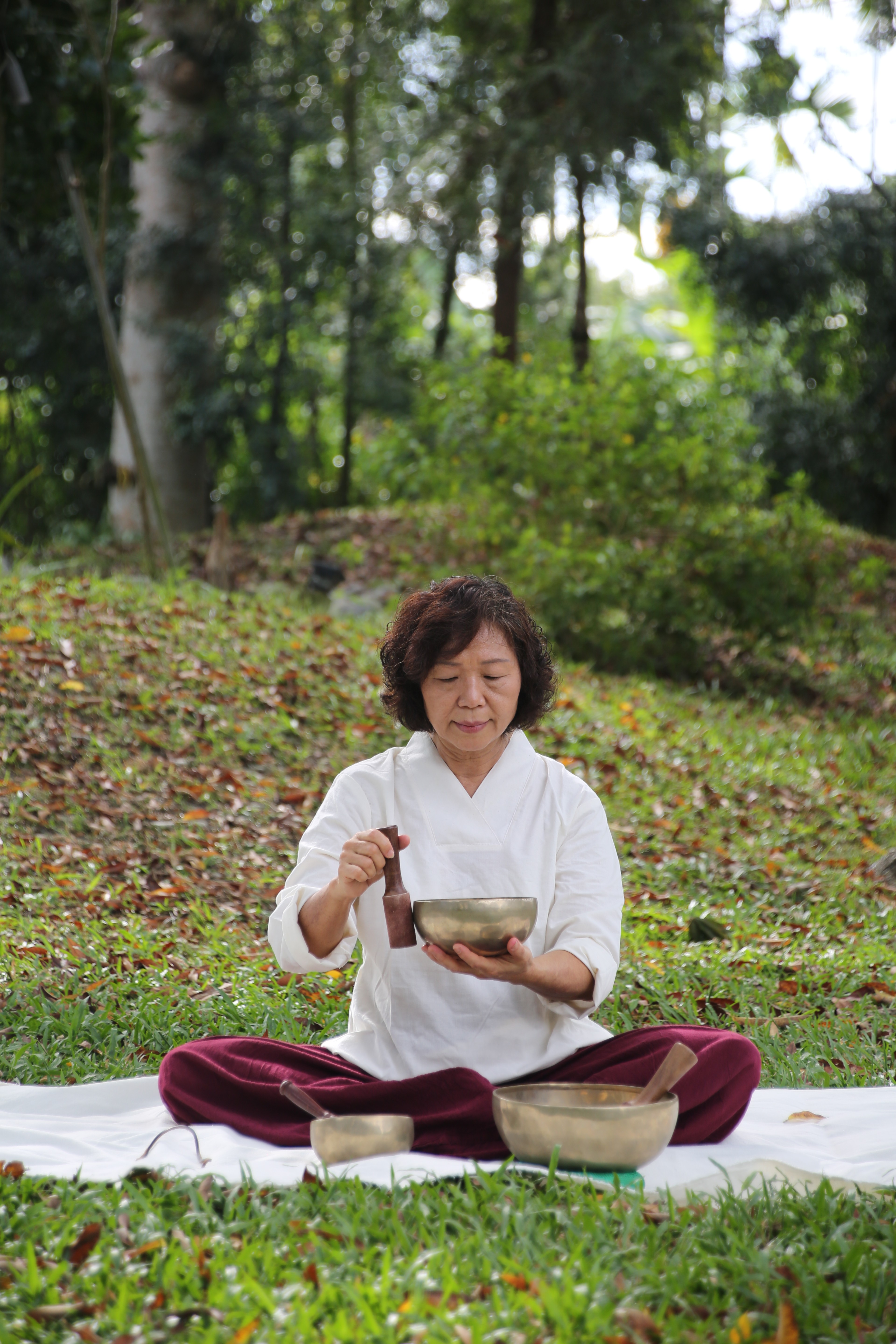 一荷曾是教師，20年來專注身心靈課程與禪修，民宿也提供正念冥想、大自然療癒、頌缽等靜心課程。