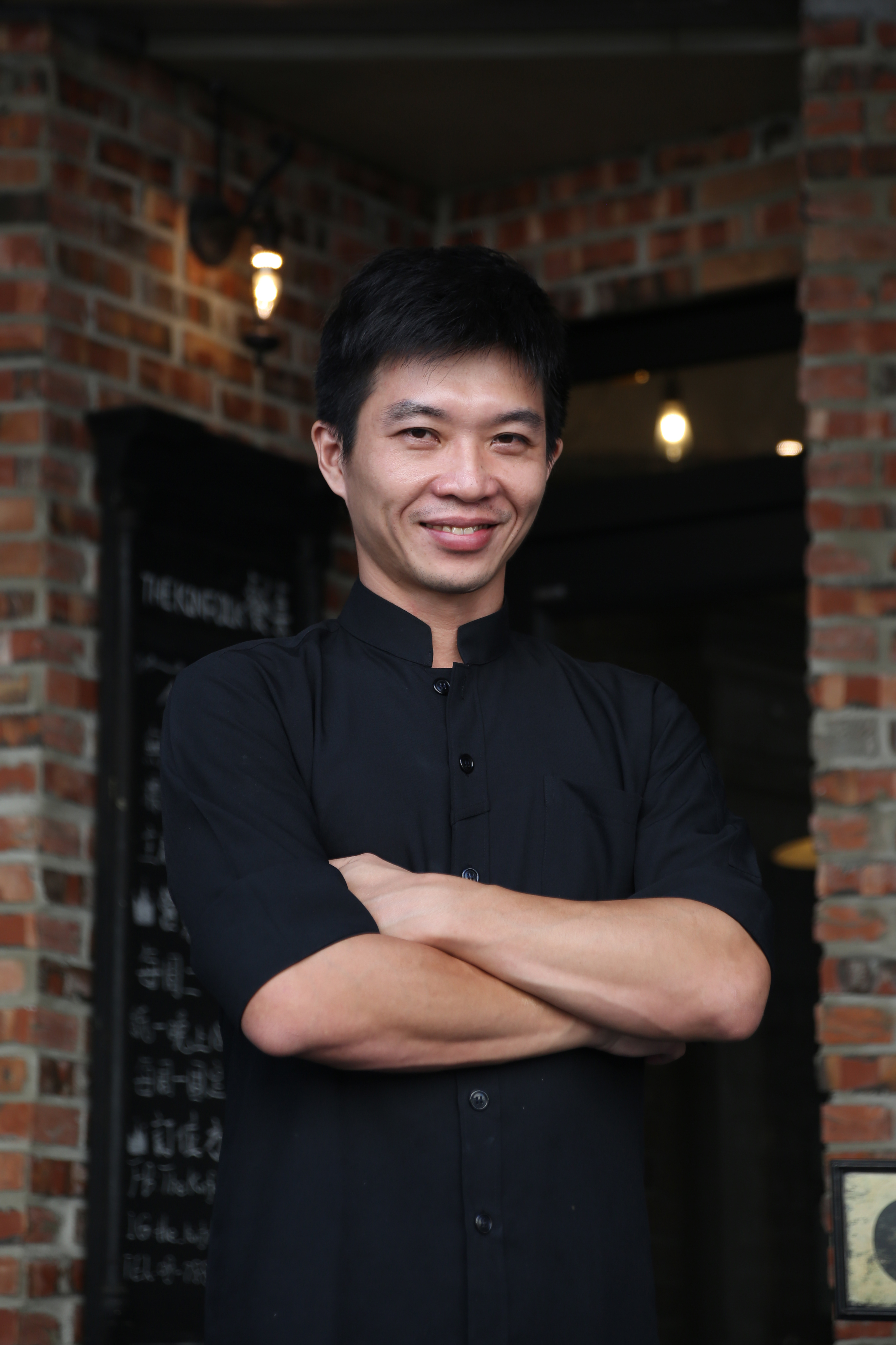 主廚黃鼎博是潮州人，返鄉後大膽嘗試無菜單的私廚餐廳。