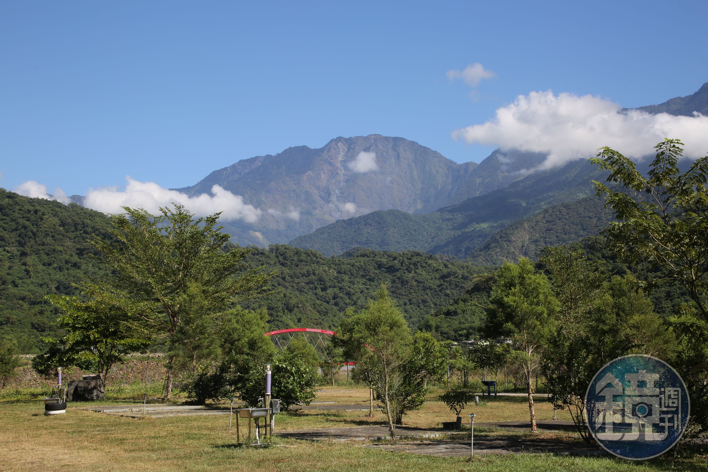 宋麗娟因緣分牽引，來到古樓部落，在大山裡開闢「嘉後休閒農園」。