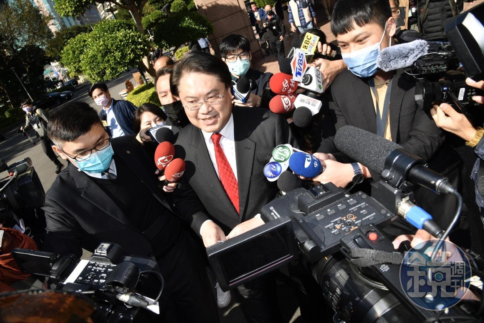 林右昌今正式就任內政部長,他下午受訪表示,希望把問題盡快解決,讓人民的生活可以更好。