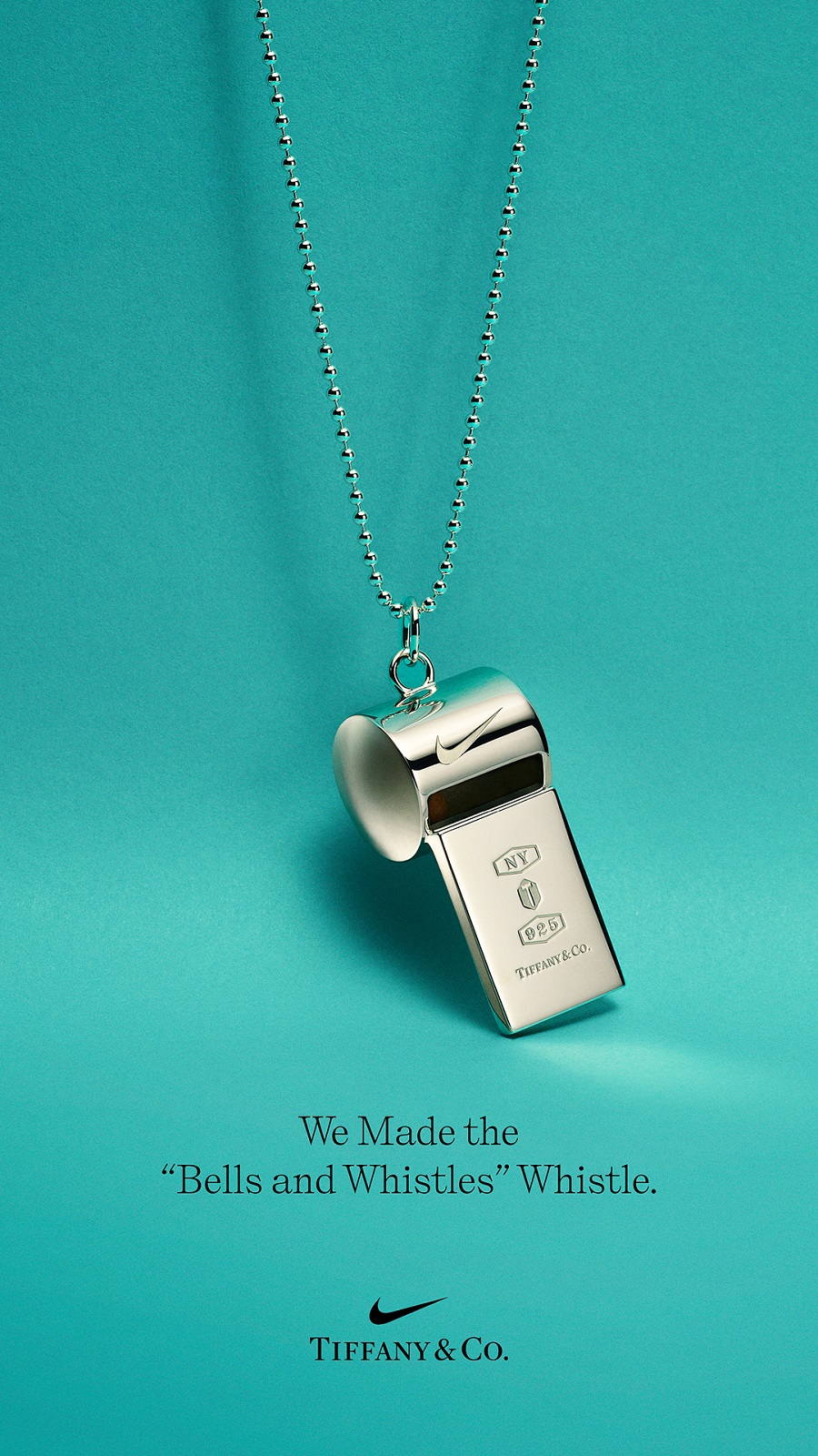 NIKE x TIFFANY & Co.限量版純銀配飾系列哨子。(TIFFANY & Co.提供)