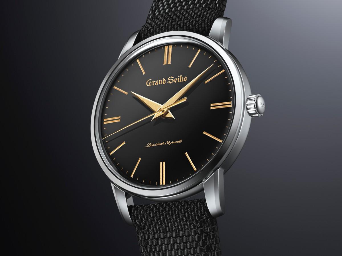 Grand Seiko發表SBGW295製錶110週年限量紀念錶,採用高強度鈦金屬錶殼、黑漆面盤,以及黃金蒔繪時標的絕妙組合。定價約NT$400,000。