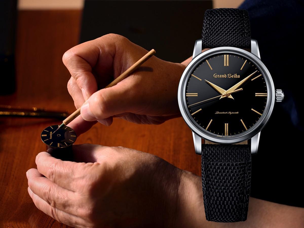 Grand Seiko發表SBGW295製錶110週年限量紀念錶,採用高強度鈦金屬錶殼、黑漆面盤,以及黃金蒔繪時標的絕妙組合。定價約NT$400,000。