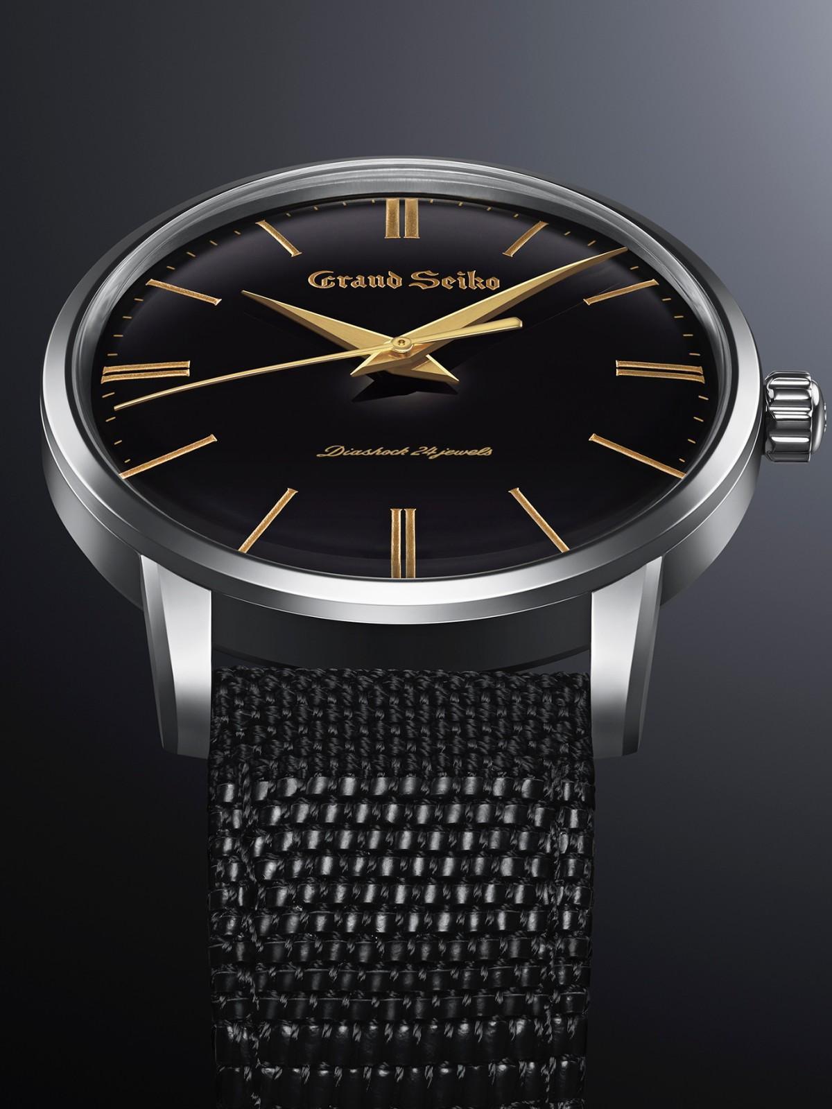 Grand Seiko SBGW295 高強度鈦金屬錶殼,與黑漆面盤與蒔繪工藝的搭配,是首度出現。