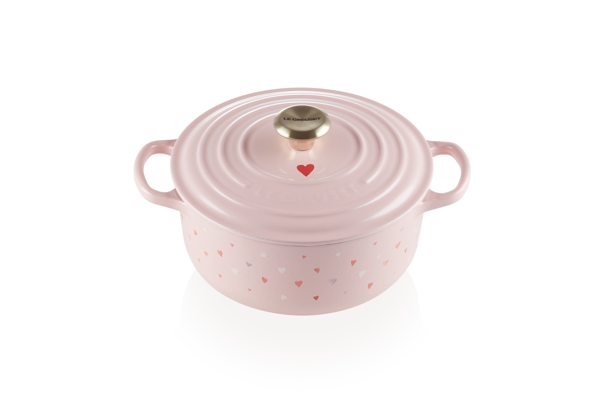 甜心系列全新雪紡粉典藏圓鐵鍋20cm（淡金頭）。NT$13,000（LE CREUSET提供）