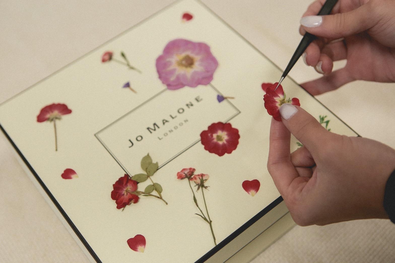 全台各專門店推出情人節限量壓花禮盒包裝服務。(Jo Malone London提供)