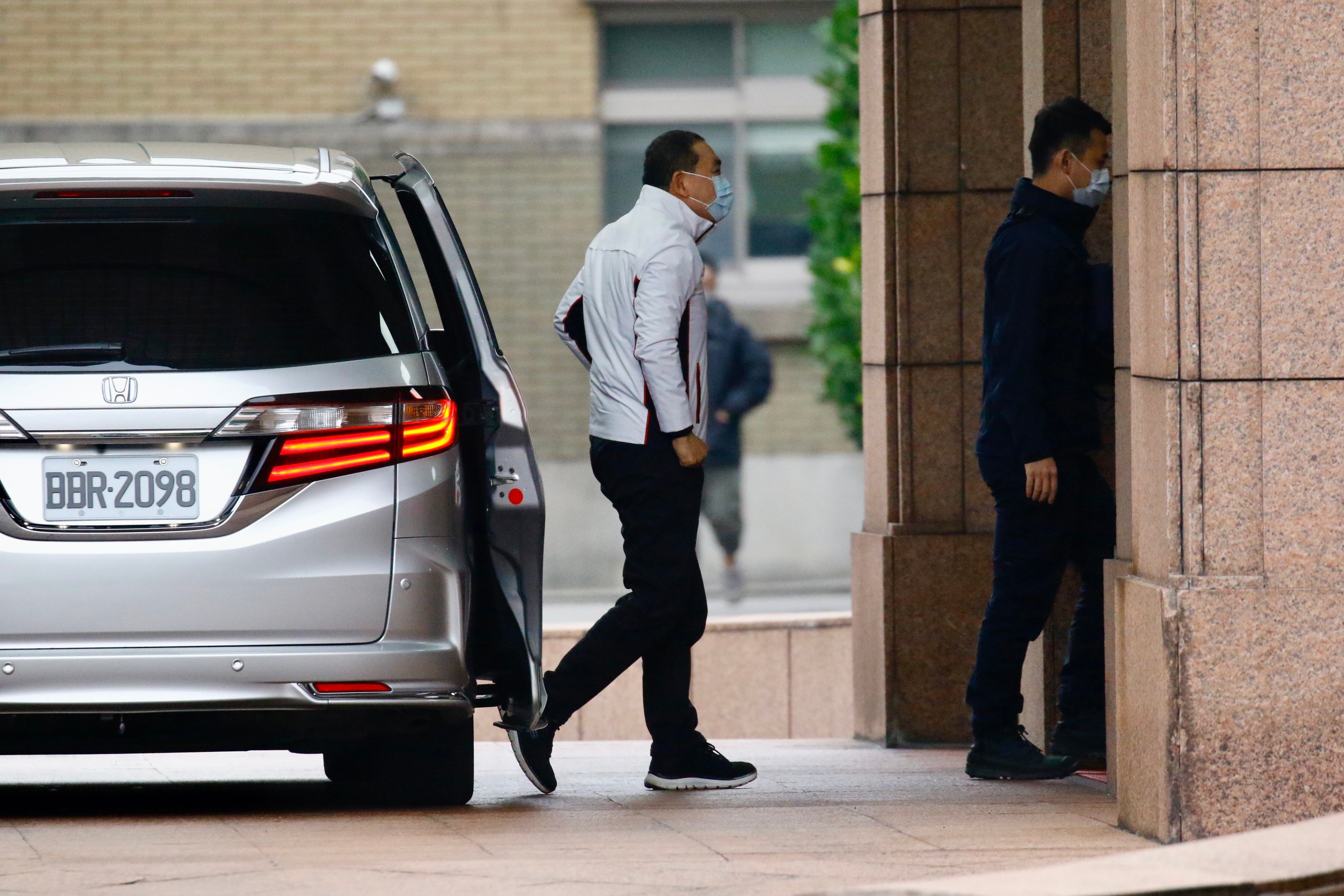 新北市長侯友宜抵達行政院。