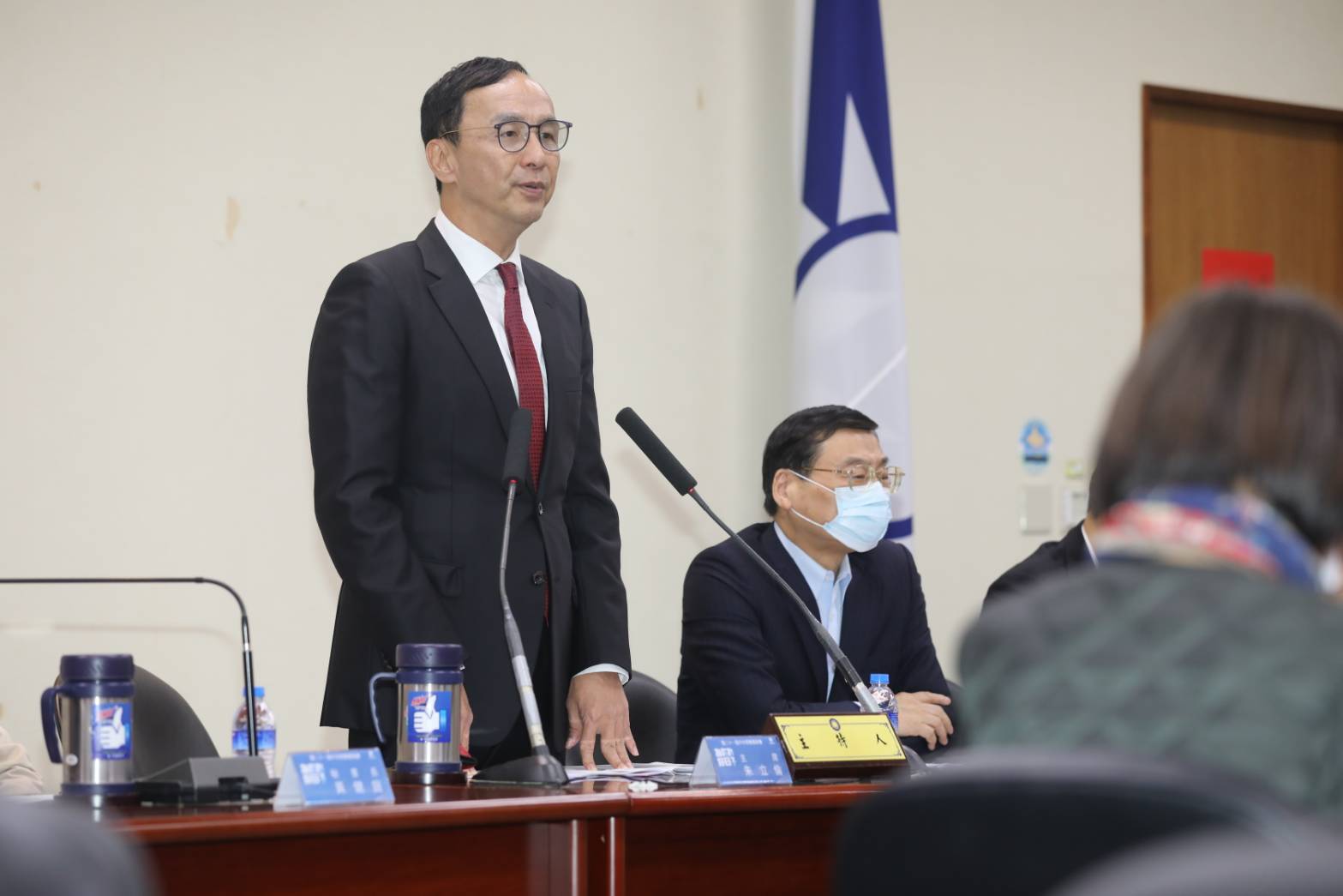 民進黨呼籲國民黨主席朱立倫（圖），不要一邊抹黑學術界，一邊又擁抱涉黑的鍾東錦。（本刊資料照）